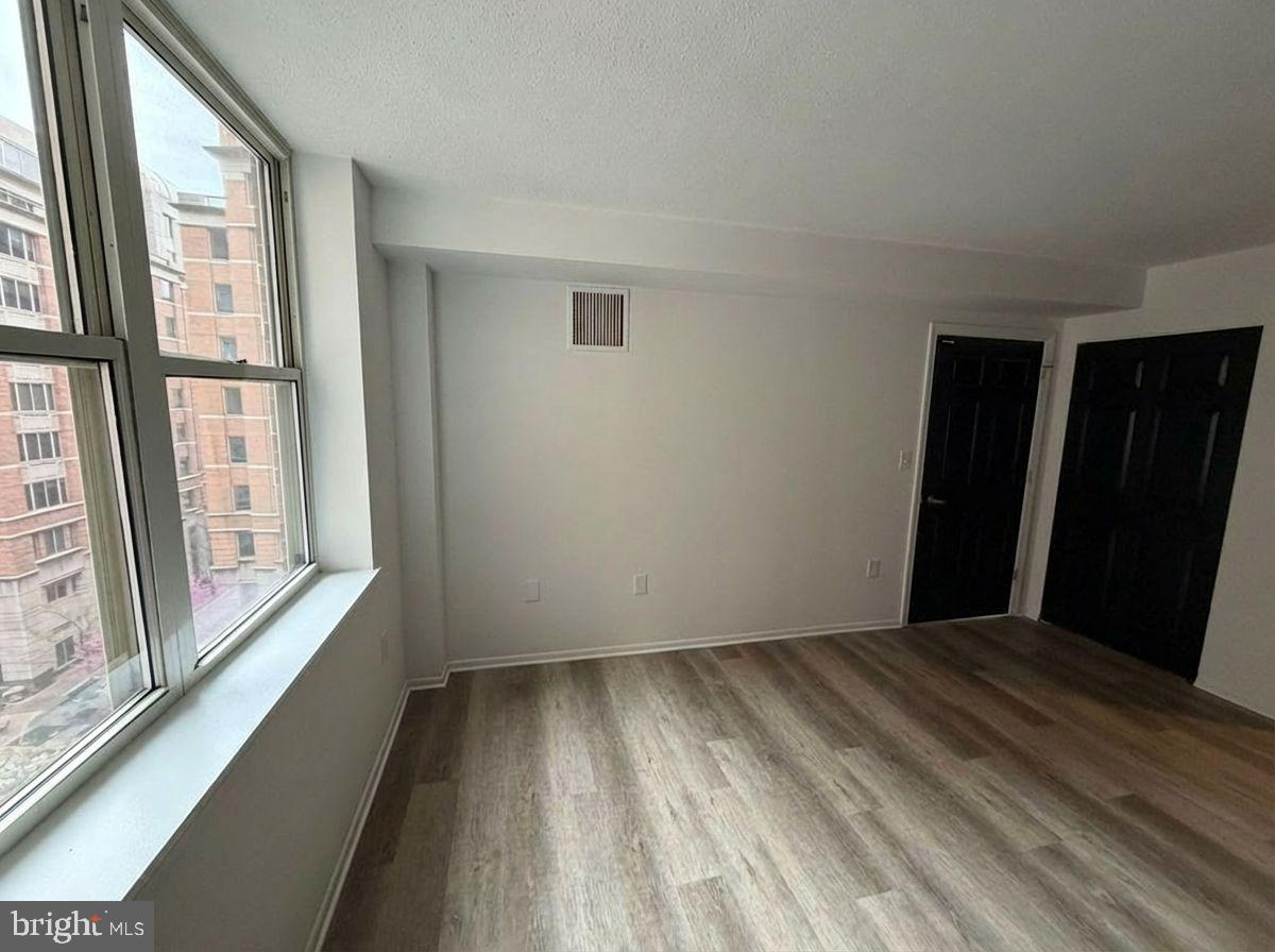 THE JEFFERSON - SUNRISE SENIOR LIVING - Residential