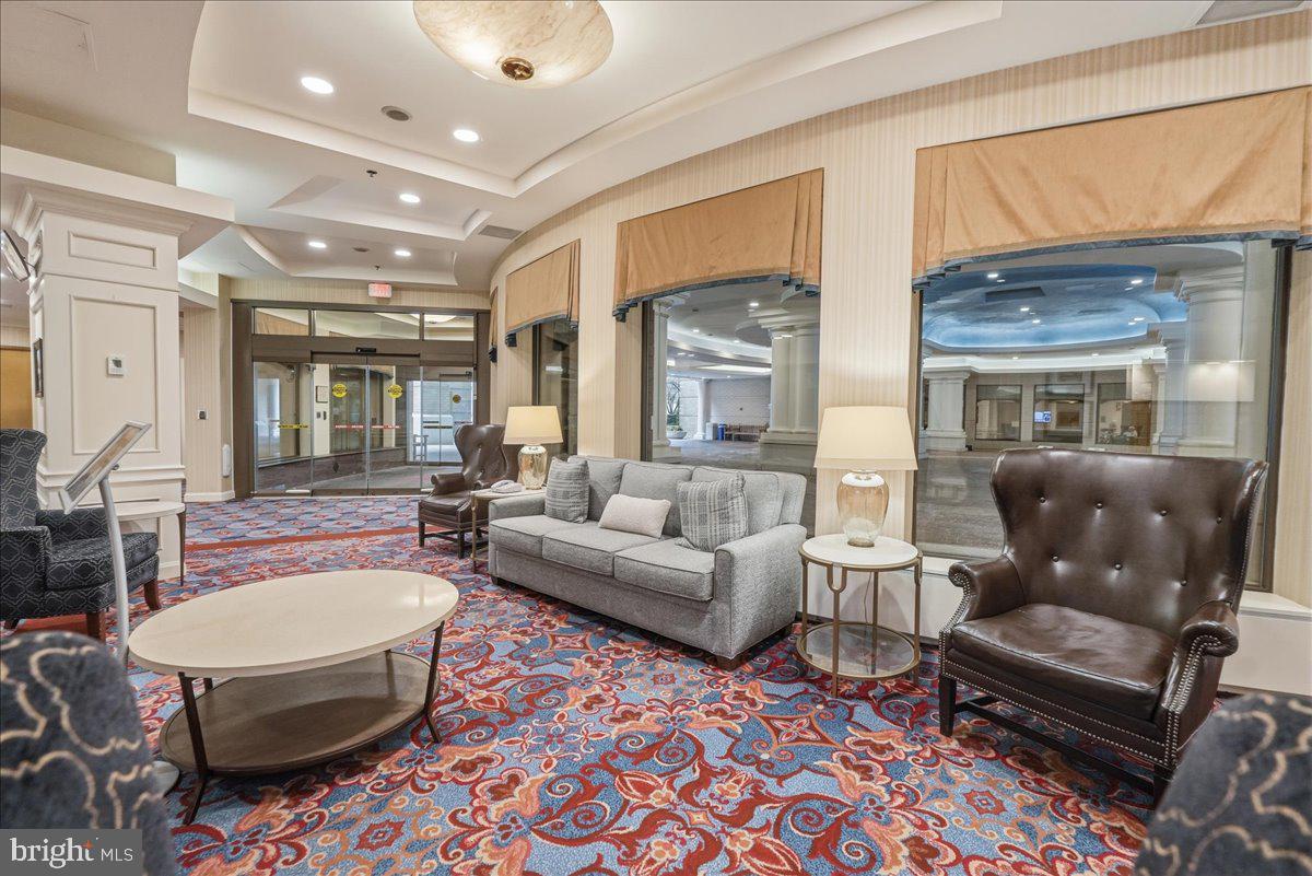 THE JEFFERSON - SUNRISE SENIOR LIVING - Residential