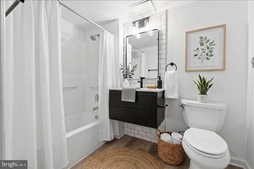 THE JEFFERSON - SUNRISE SENIOR LIVING - Residential