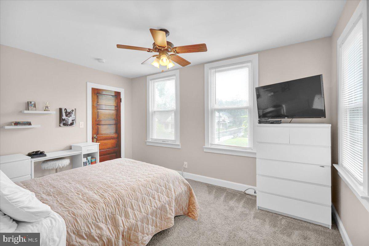 BROWNSTOWN - Residential