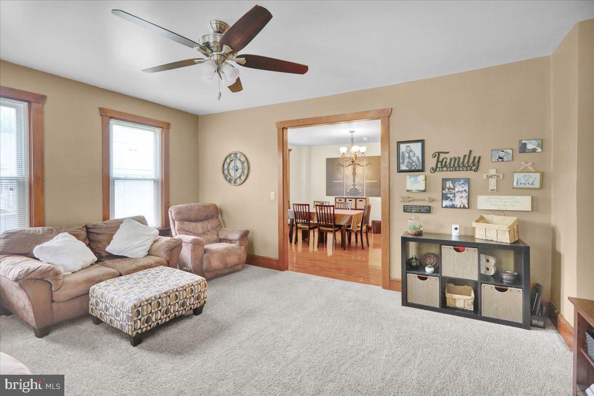 BROWNSTOWN - Residential