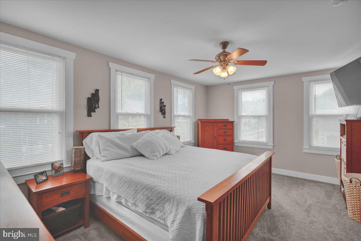 BROWNSTOWN - Residential