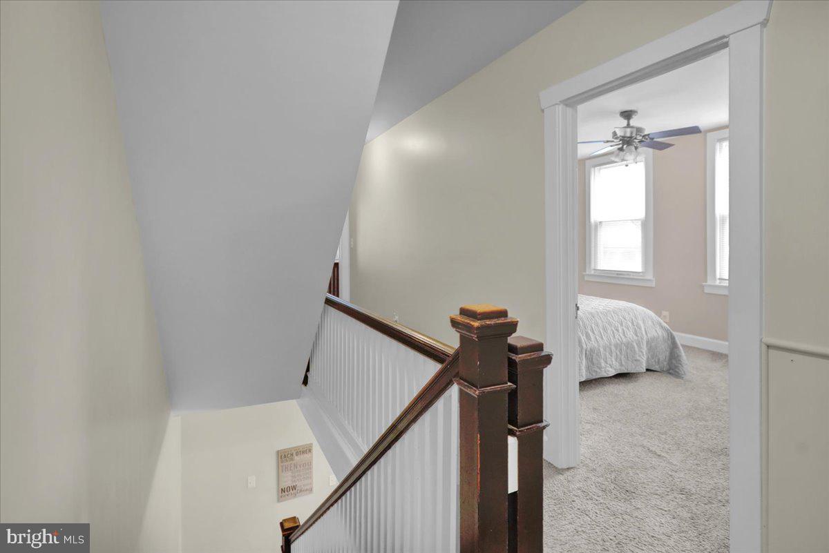 BROWNSTOWN - Residential