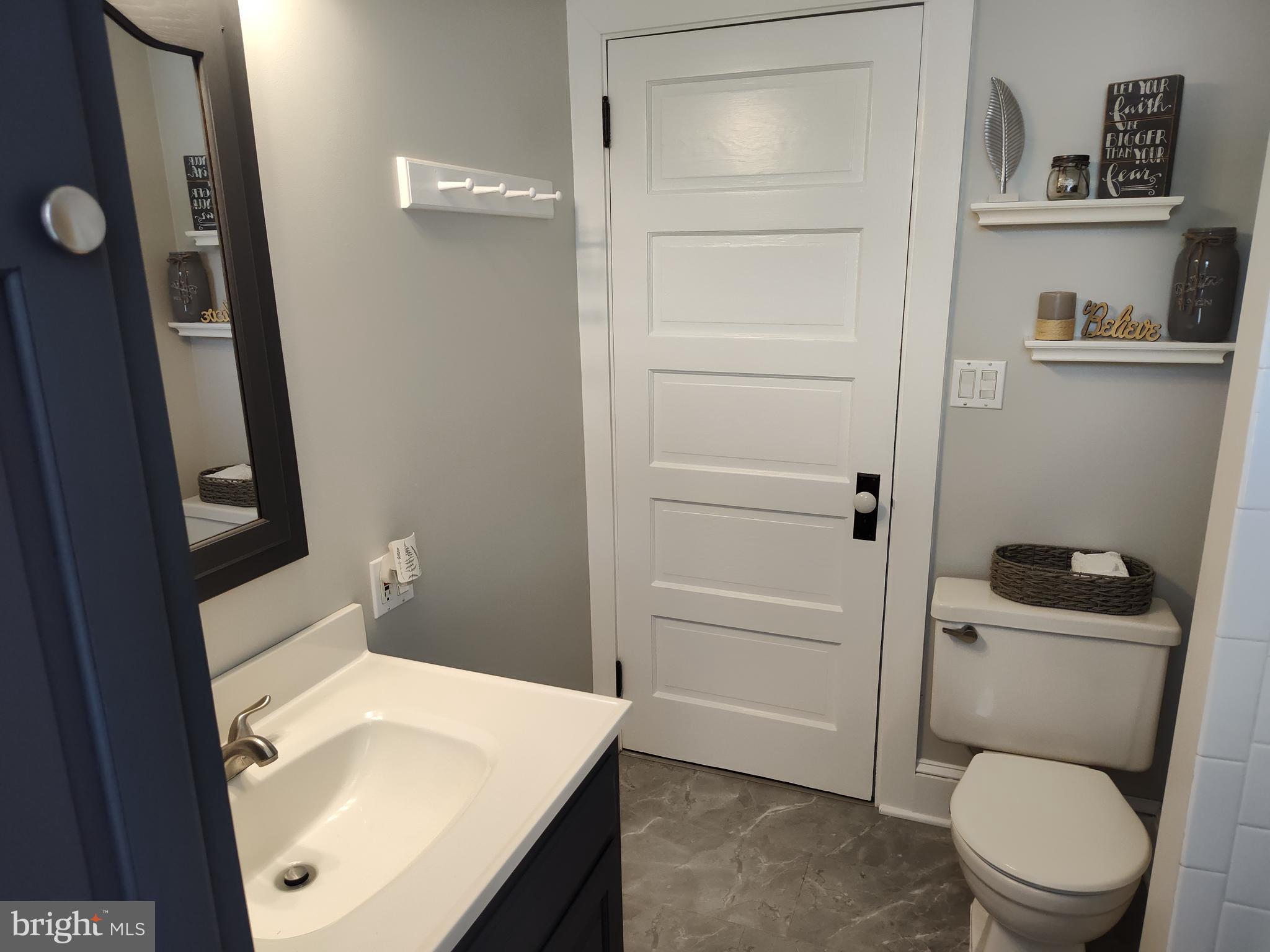 BROWNSTOWN - Residential