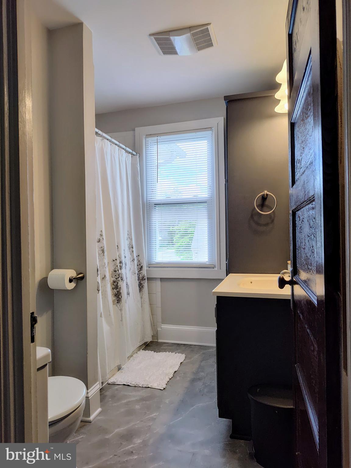 BROWNSTOWN - Residential