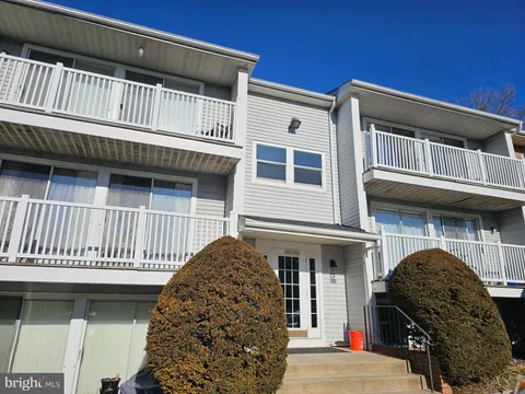 503 Palmtree Drive Unit 7, Gaithersburg, MD MLS: MDMC2167424