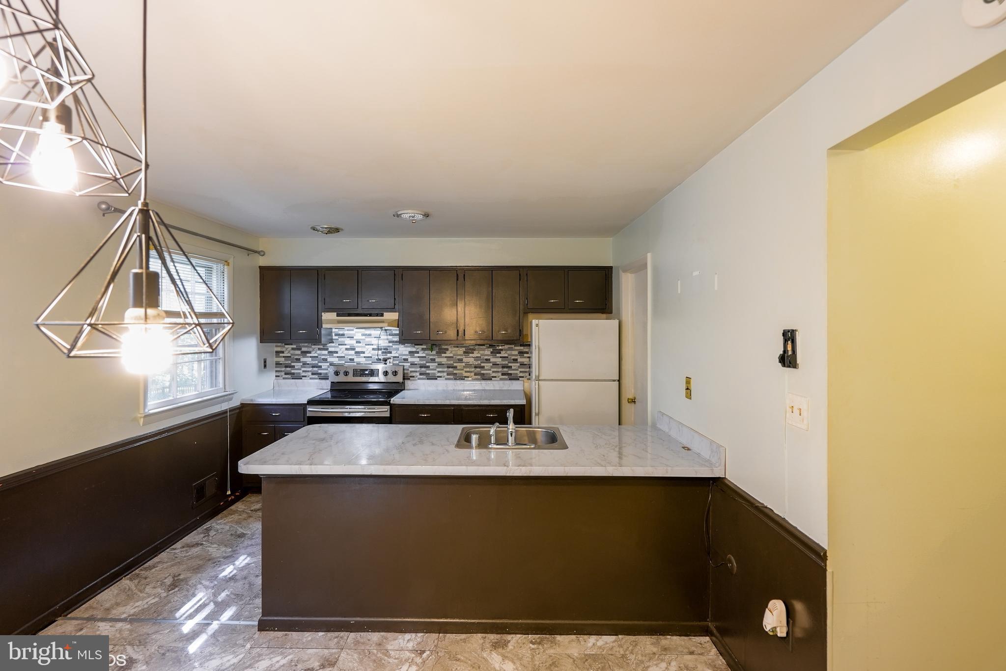 BEECHWOOD SQUARE - Residential