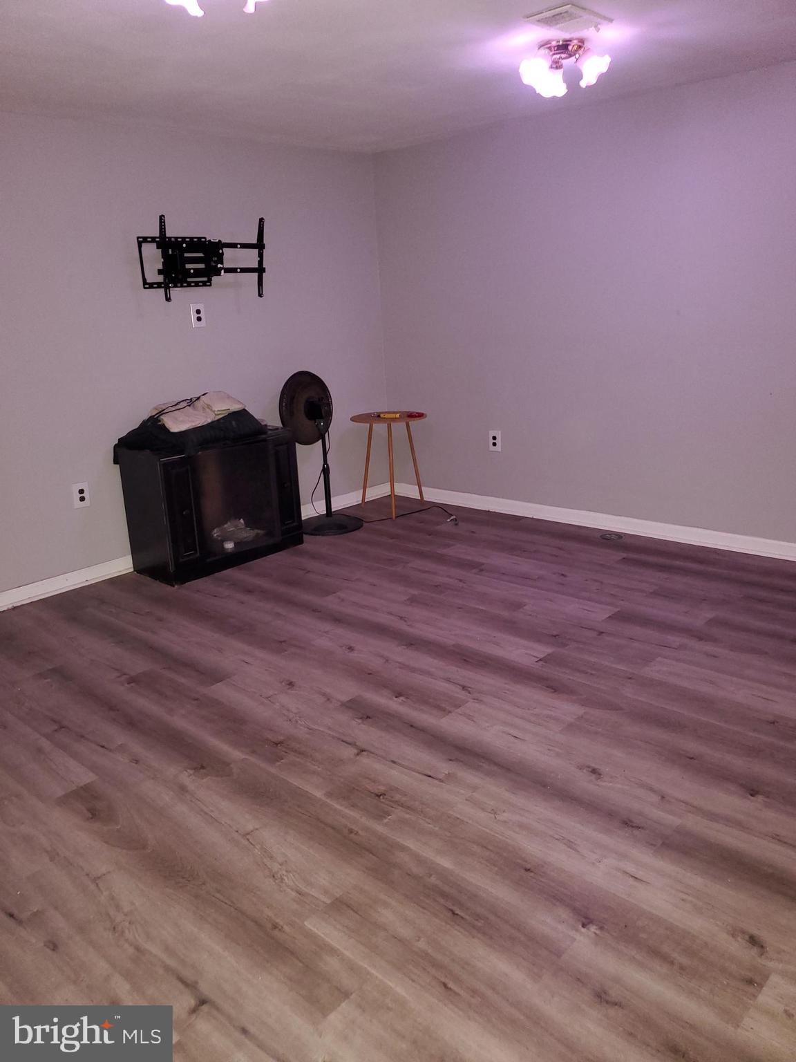 BEECHWOOD SQUARE - Residential