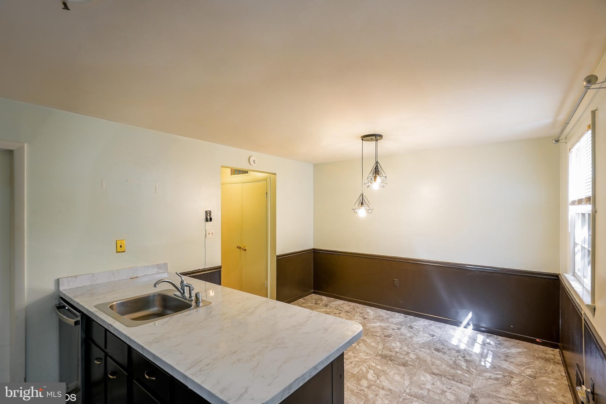 BEECHWOOD SQUARE - Residential