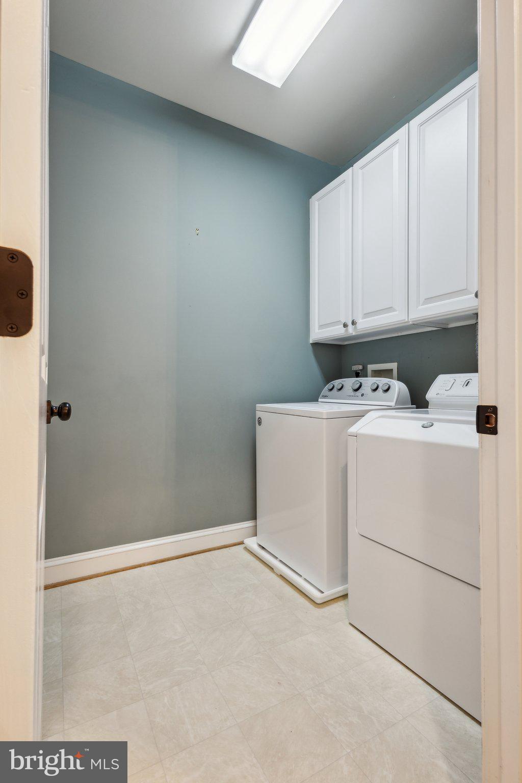 PARI TOWNS - Residential