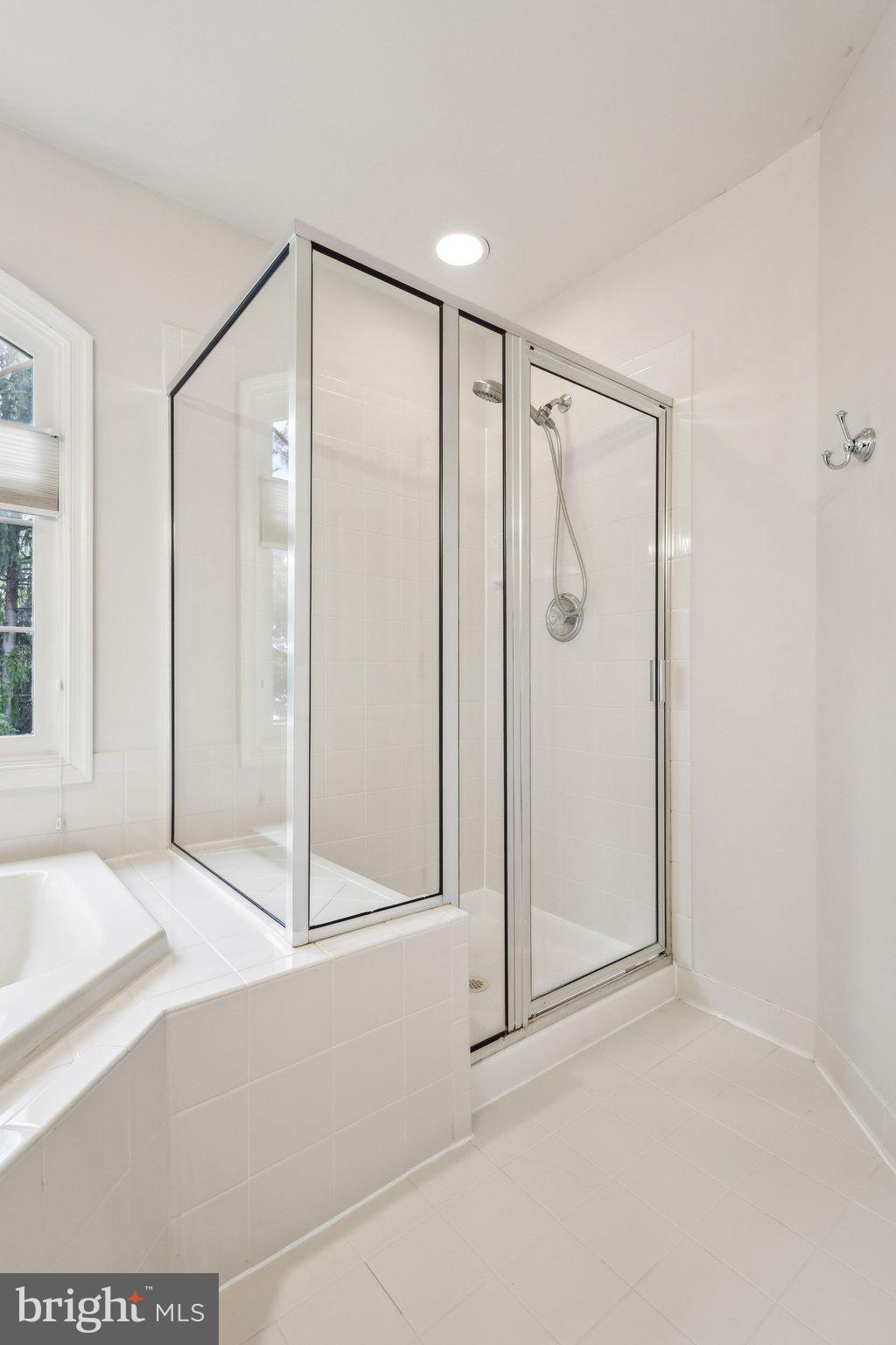 PARI TOWNS - Residential