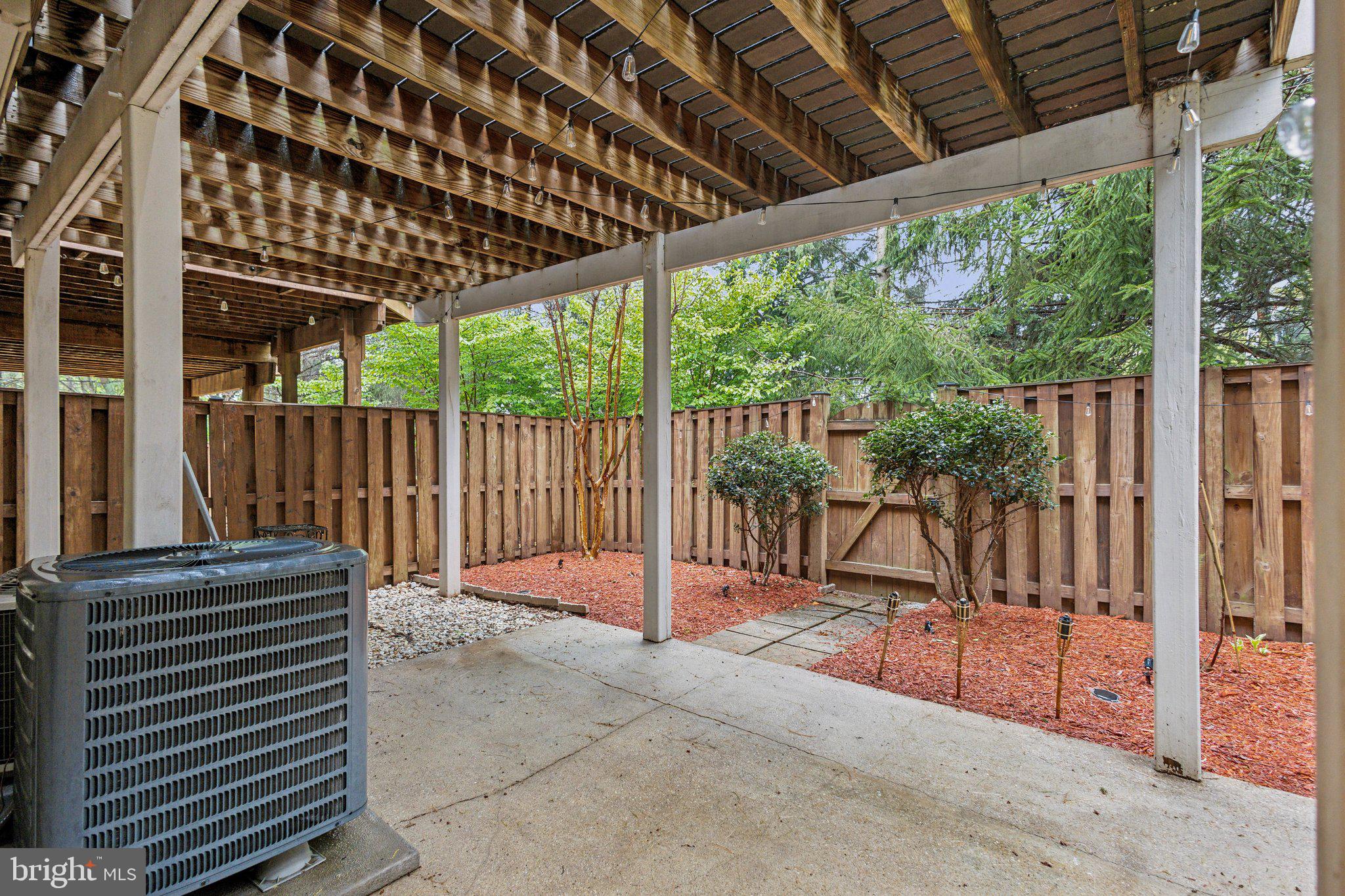 PARI TOWNS - Residential