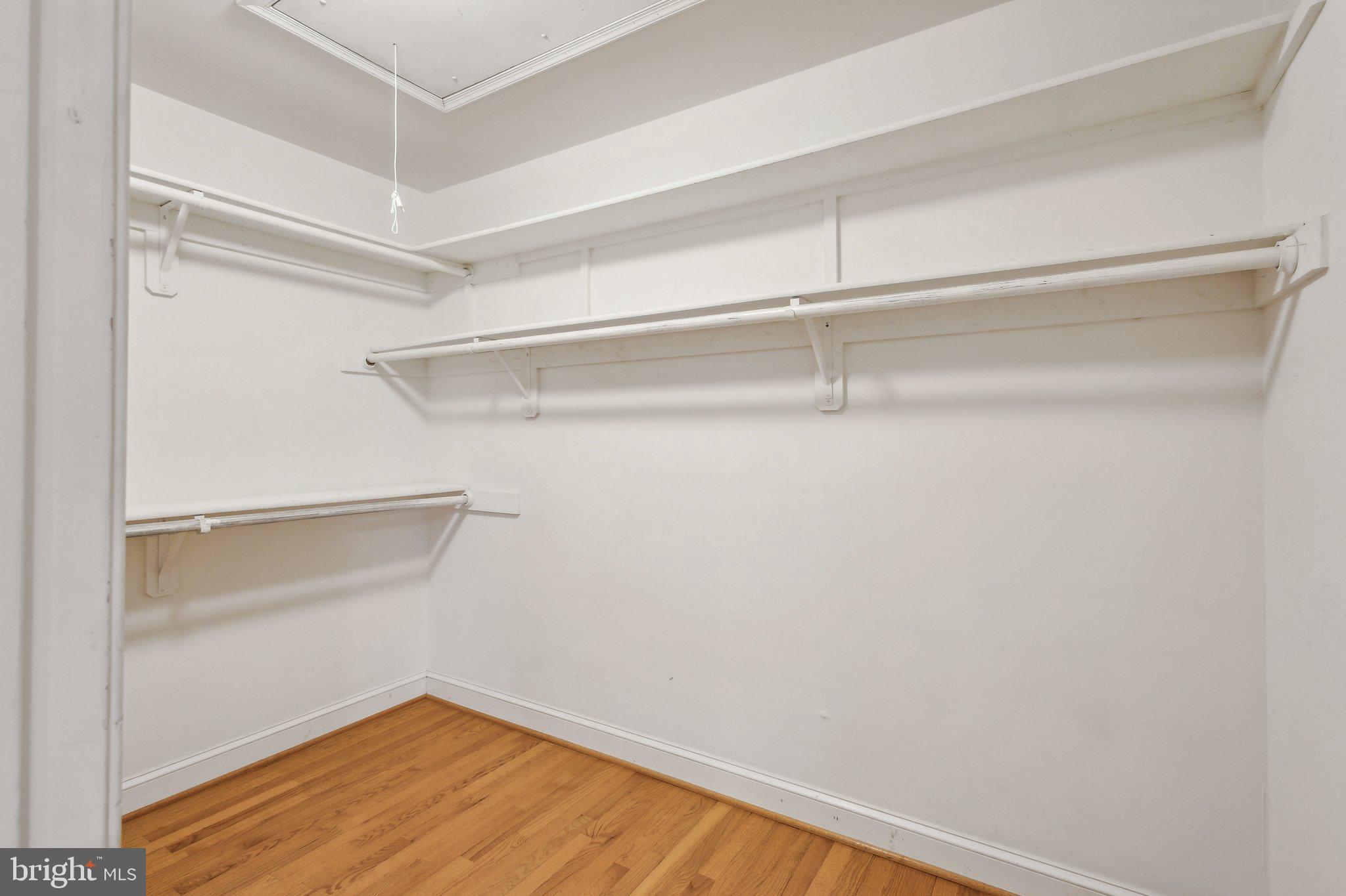 PARI TOWNS - Residential