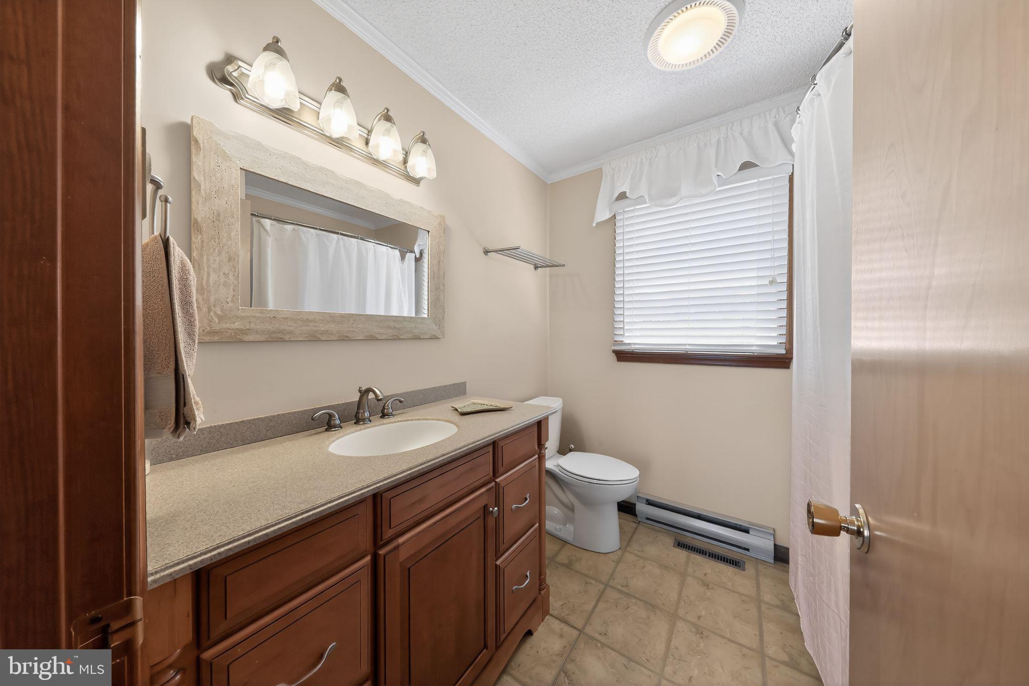 WEST VIEW SHORES - Residential