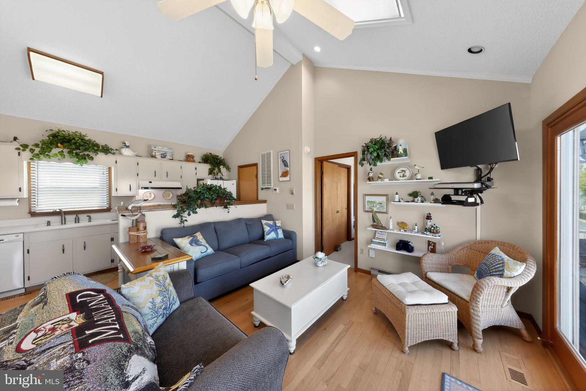 WEST VIEW SHORES - Residential