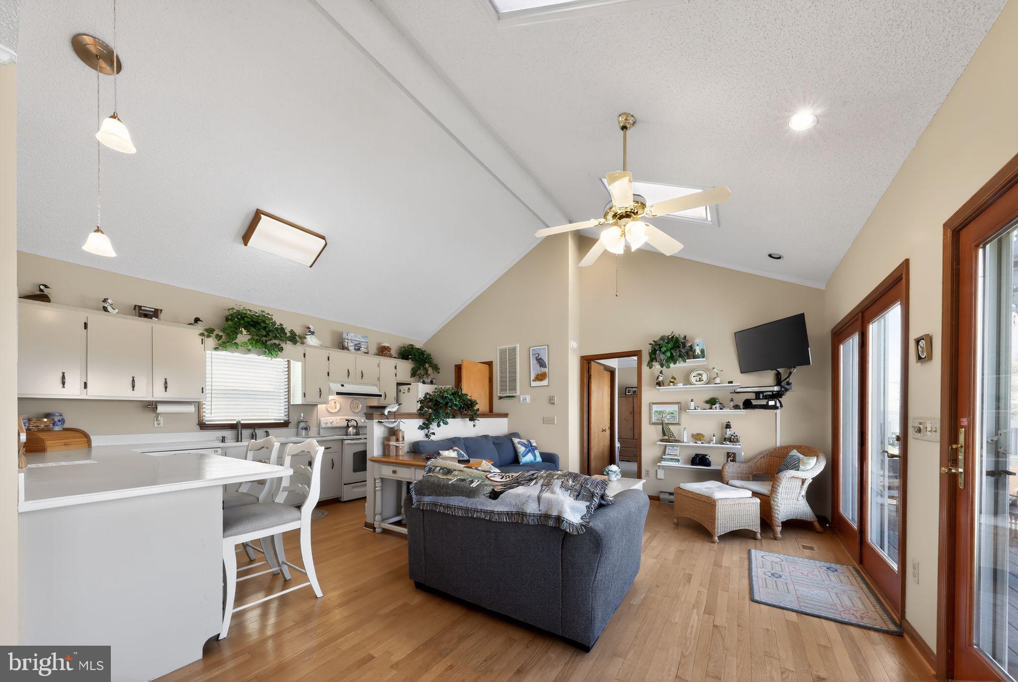 WEST VIEW SHORES - Residential