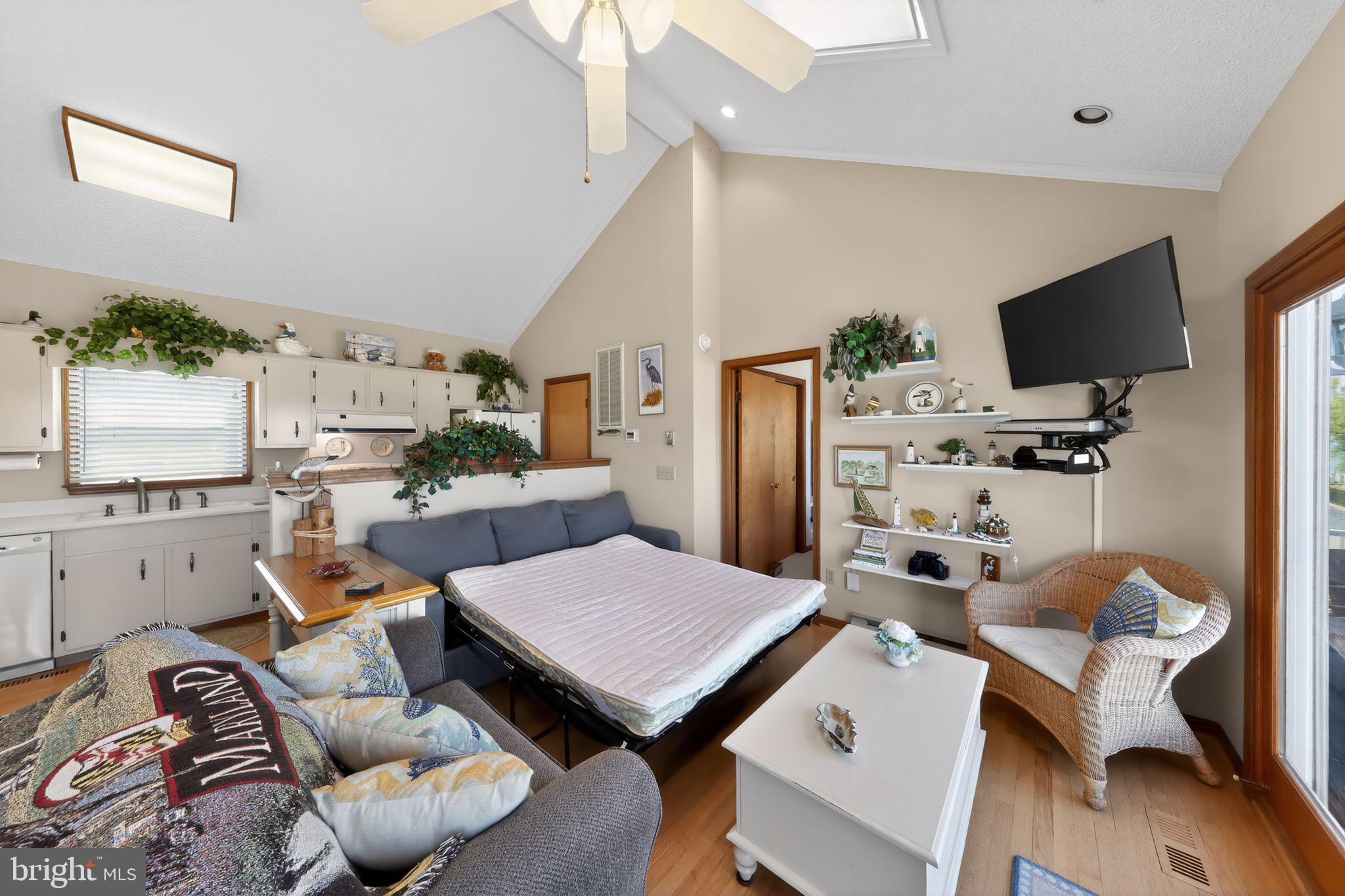 WEST VIEW SHORES - Residential