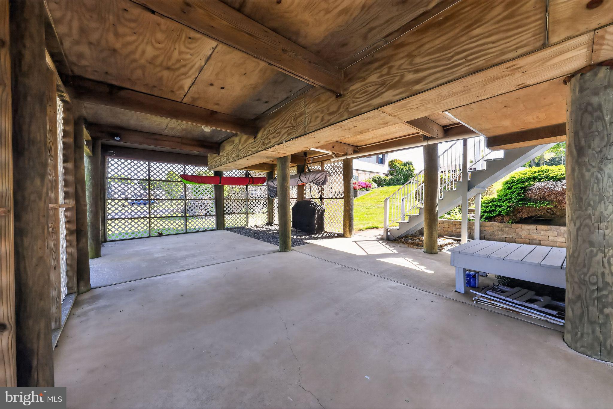 WEST VIEW SHORES - Residential