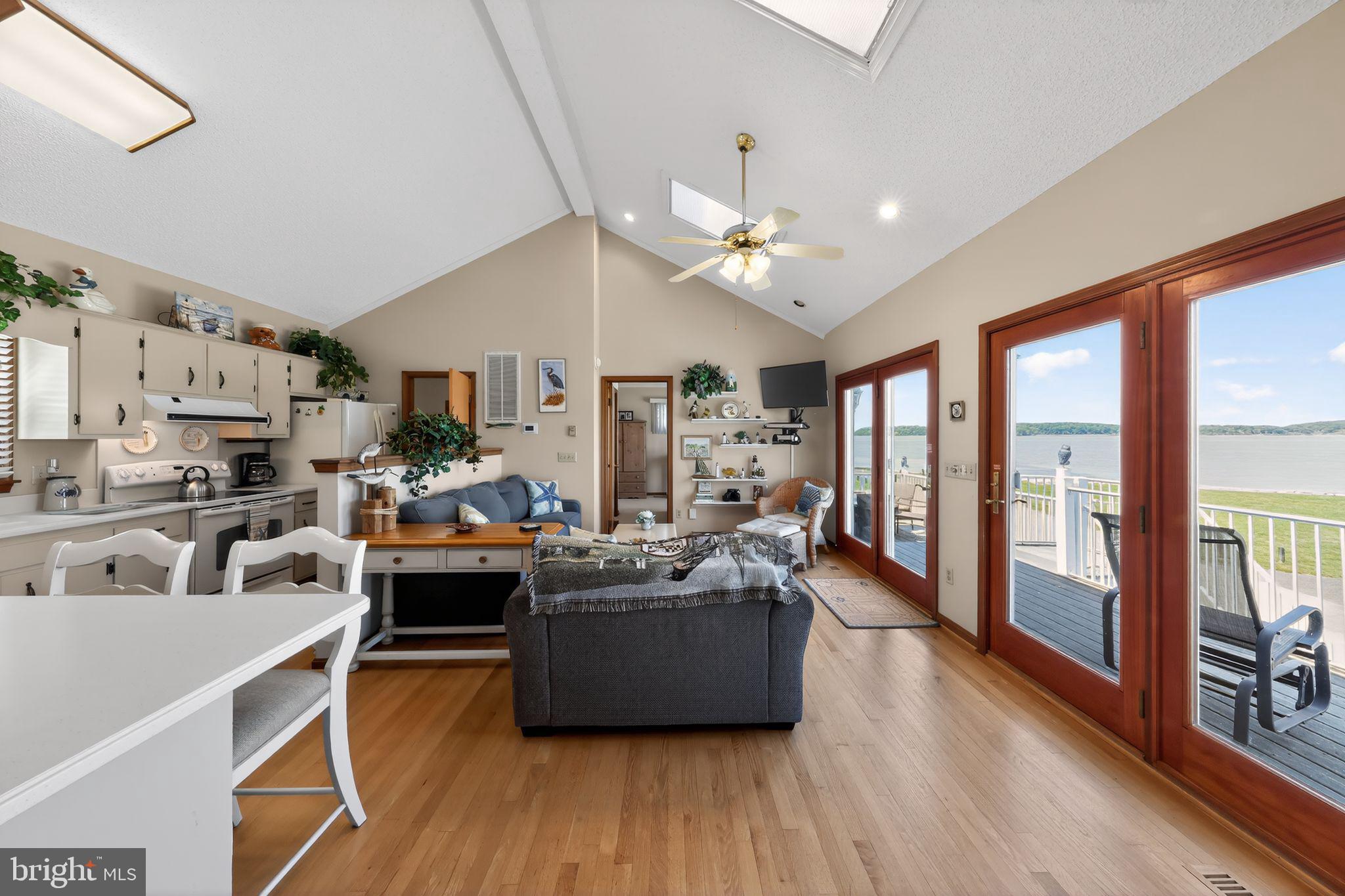 WEST VIEW SHORES - Residential