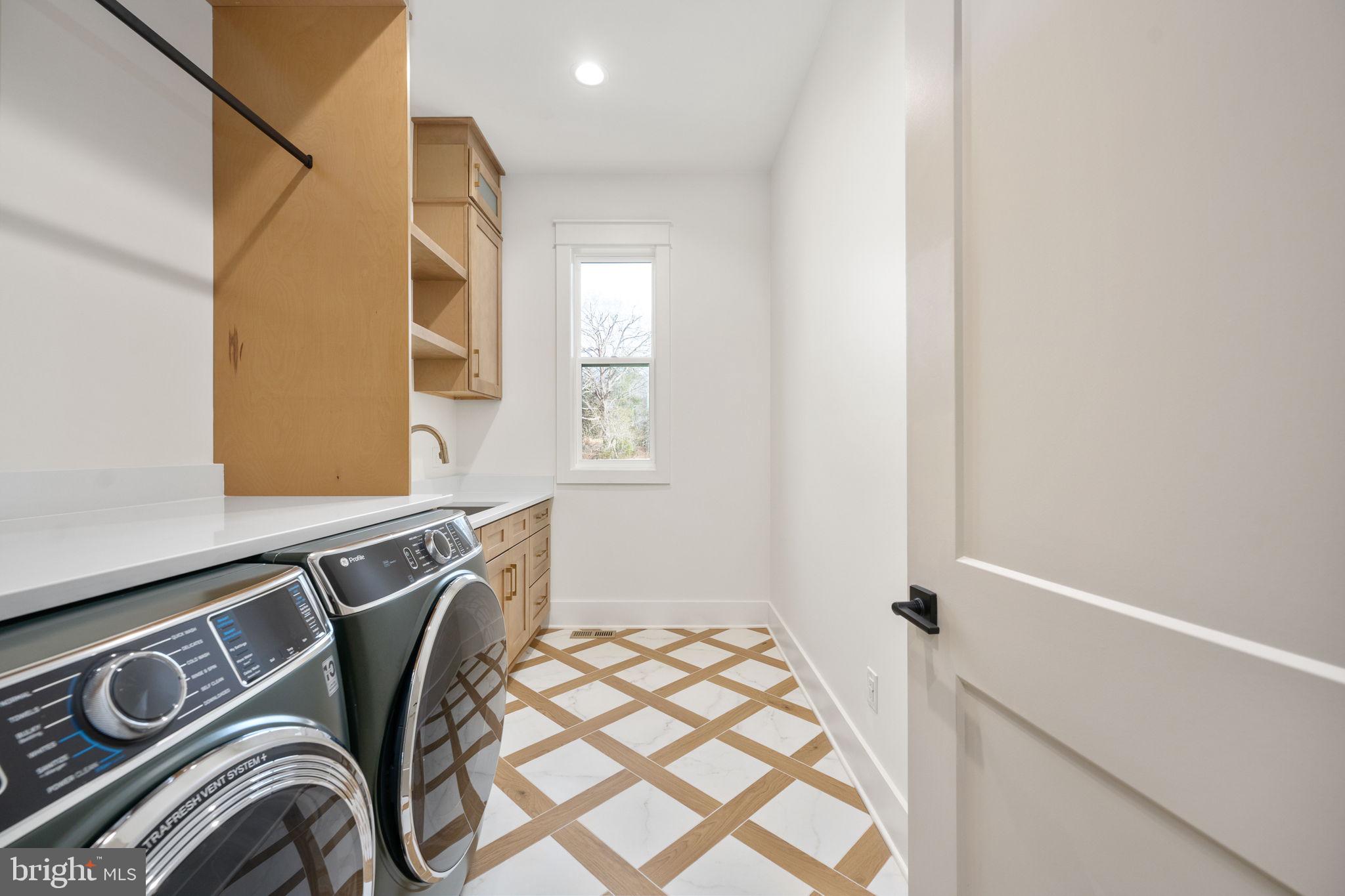 ROSNI ESTATES - Residential