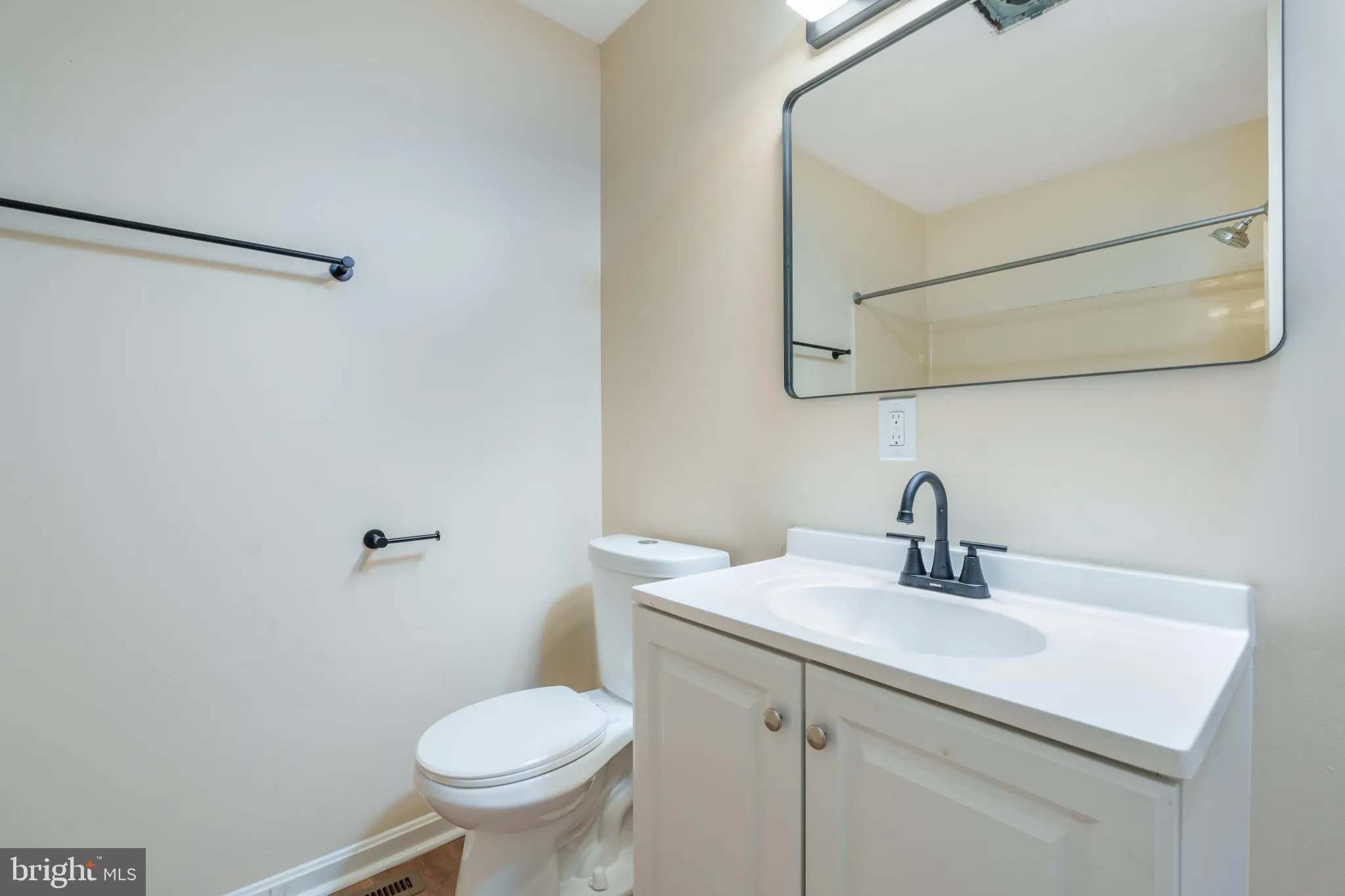 Dover, Delaware 19901, United States, 5 Bedrooms Bedrooms, ,3 BathroomsBathrooms,Residential,Active,174679