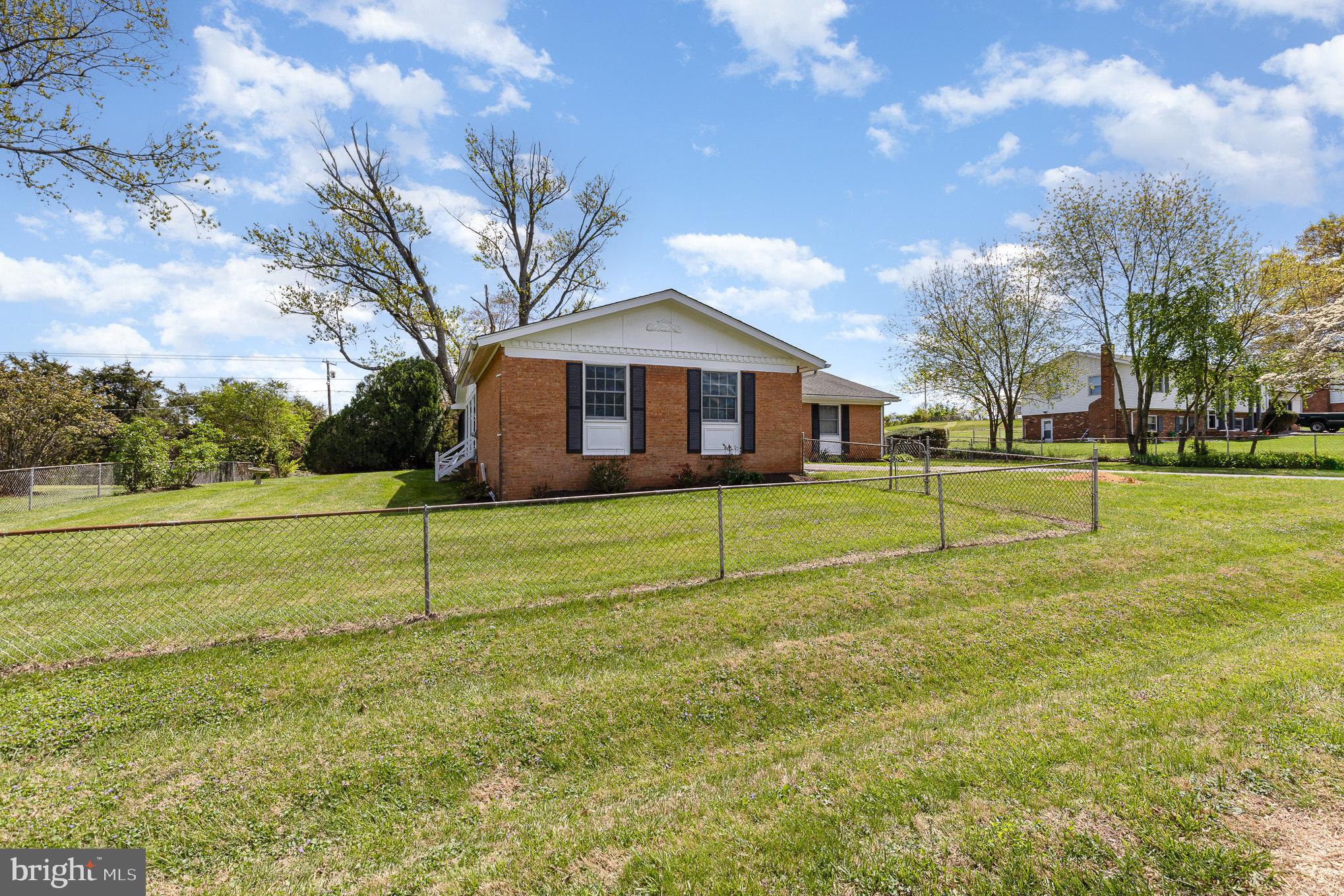 FAIRVIEW ACRES - Residential