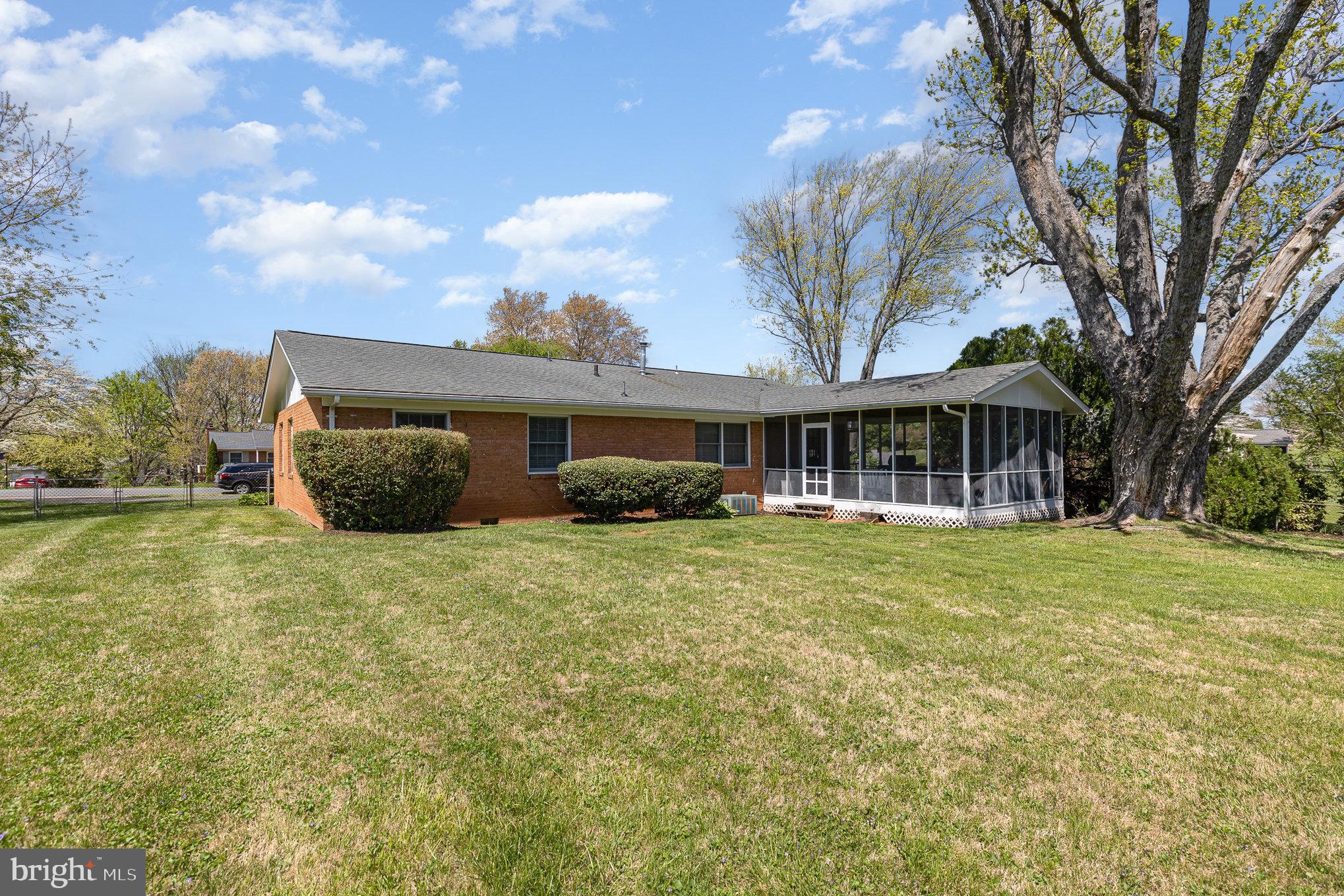 FAIRVIEW ACRES - Residential