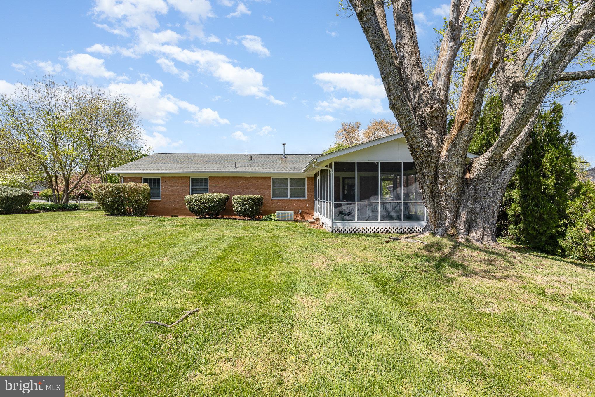 FAIRVIEW ACRES - Residential