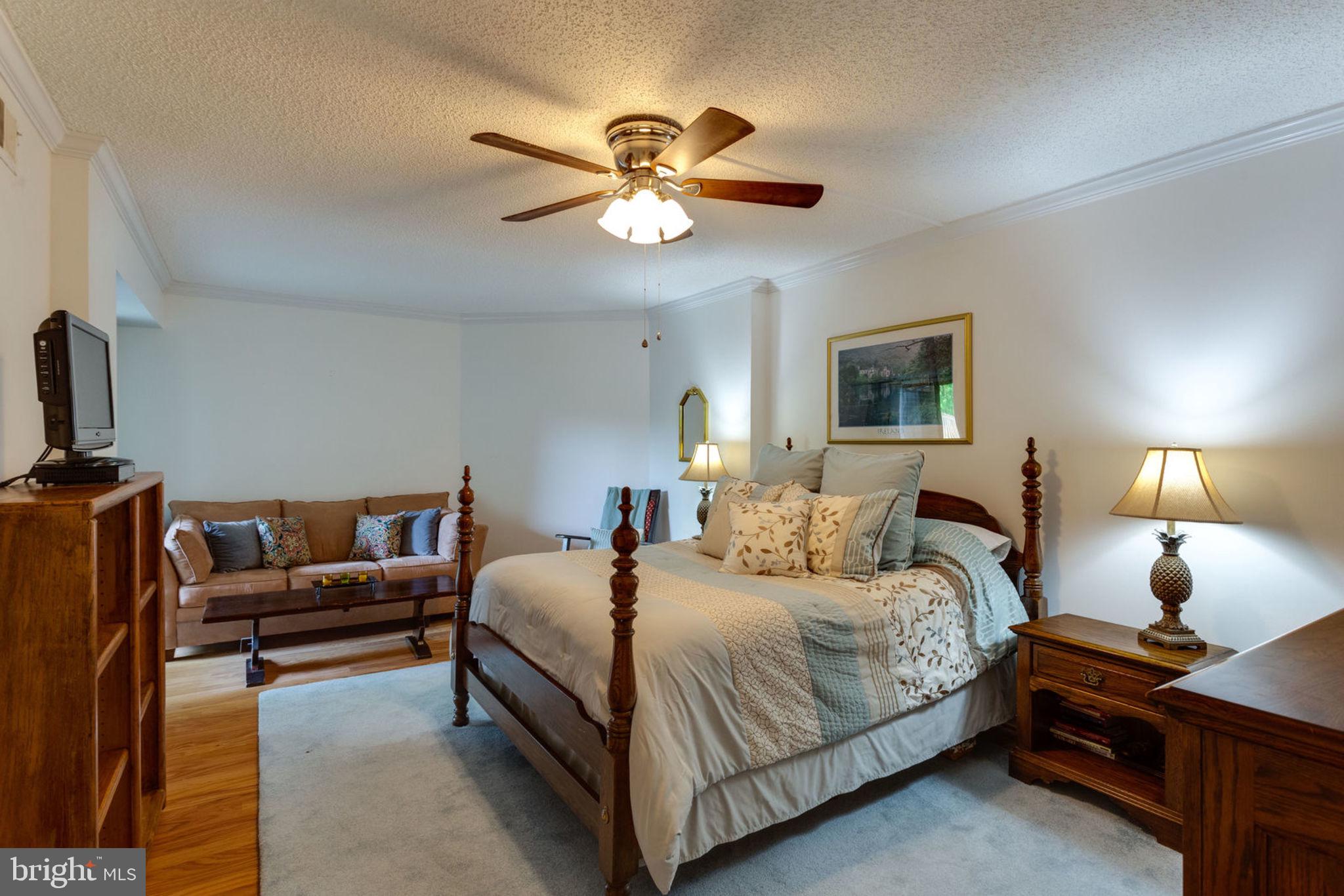 THE PLAZA - Residential