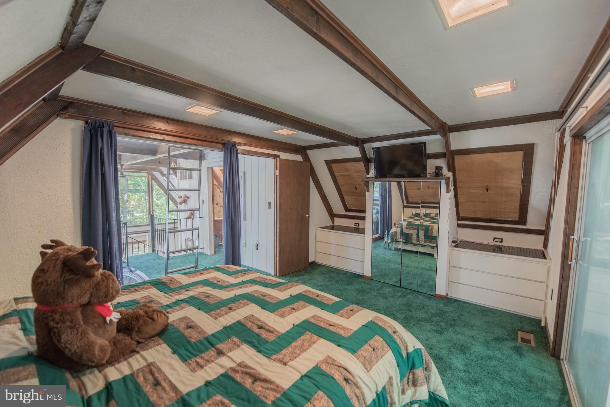 RIVER RIDGE - Residential