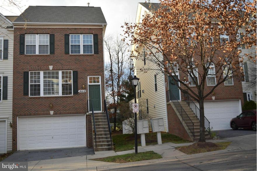 Beautiful well lit Large 2300 sft living space END unit TH located in popular Fountain Hills. 3 Beds 3.5 baths, 3 fin levels two car garage. Large Kitchen with center island, Breakfast room and large family room with fire place.  Upper level laundry. Master Suite with luxury bath w/ soaking tub & sep  shower.  Minutes to I-270 and Shopping. non-smoking, Available Dec-1st.