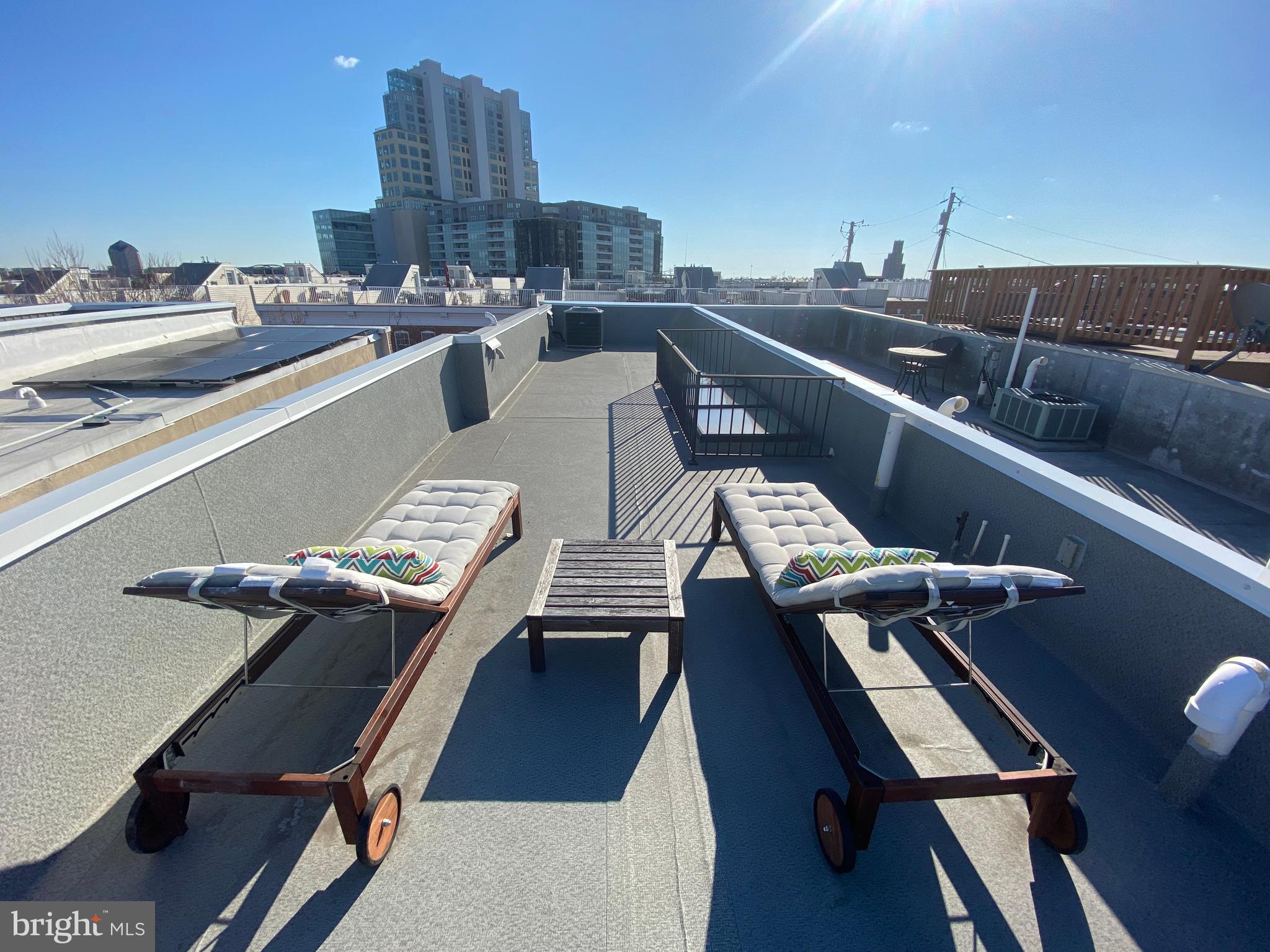 LOCUST POINT - Residential