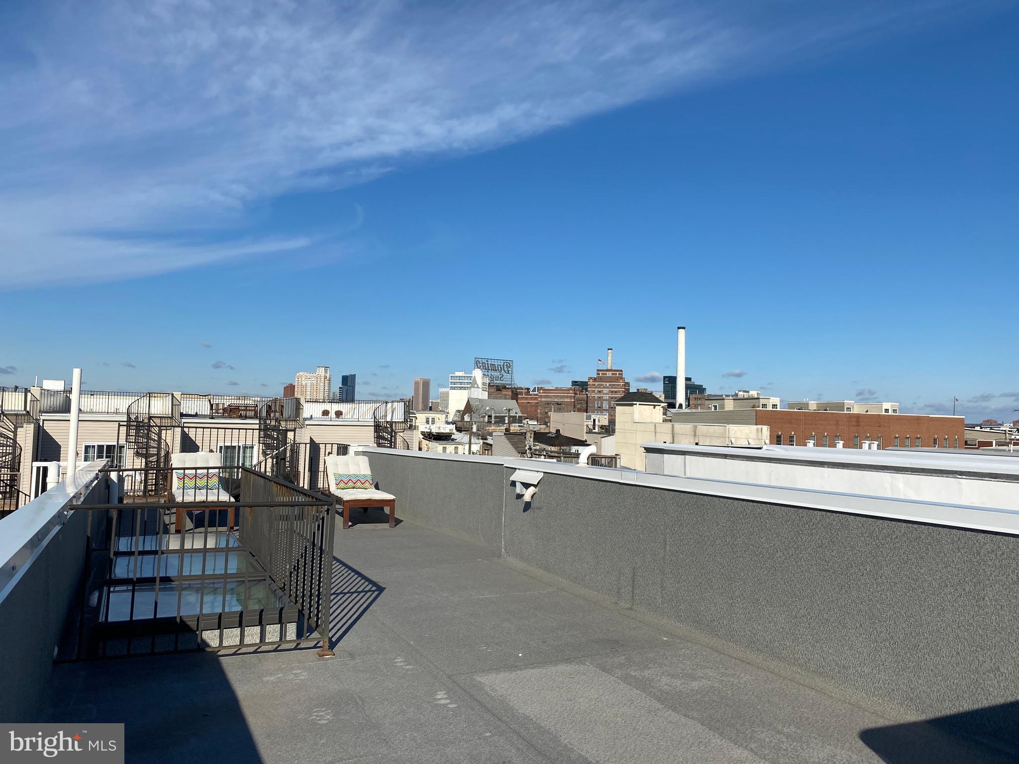 LOCUST POINT - Residential