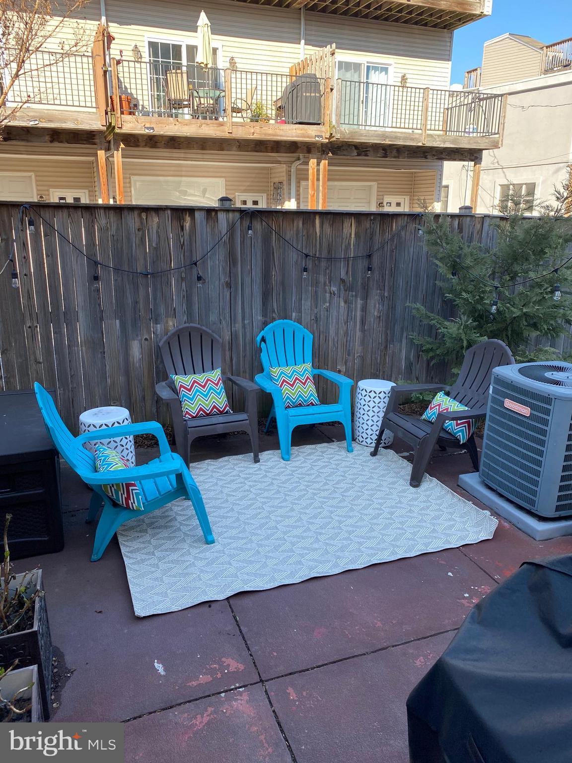 LOCUST POINT - Residential