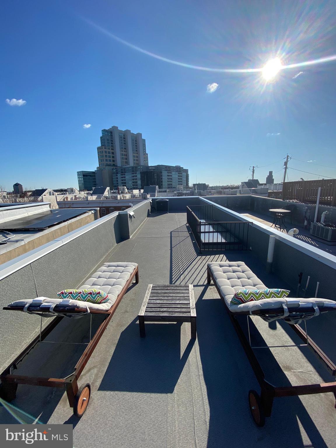 LOCUST POINT - Residential