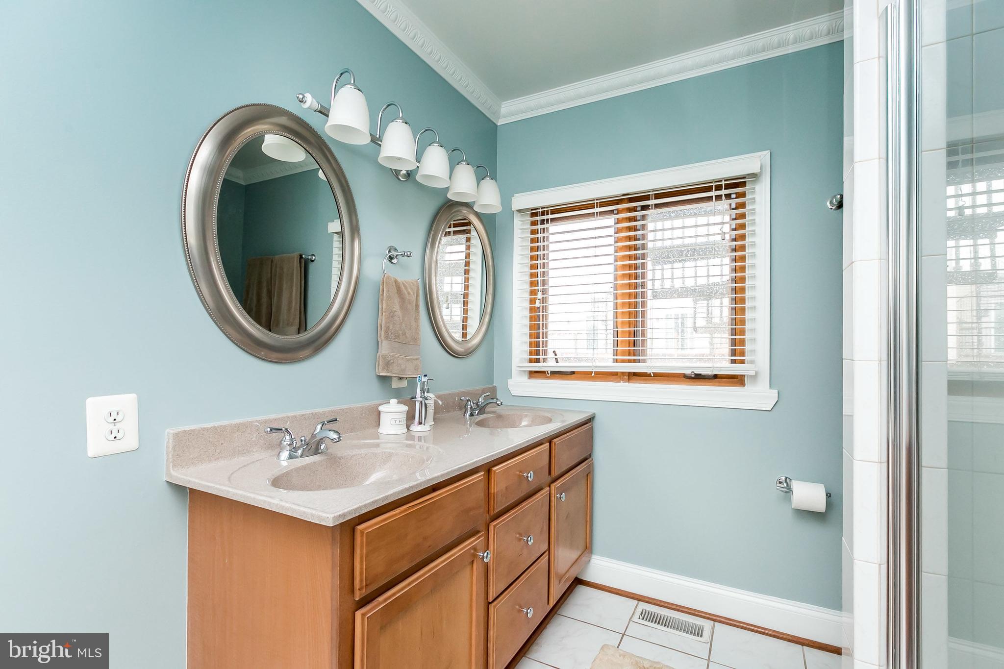 LOCUST POINT - Residential