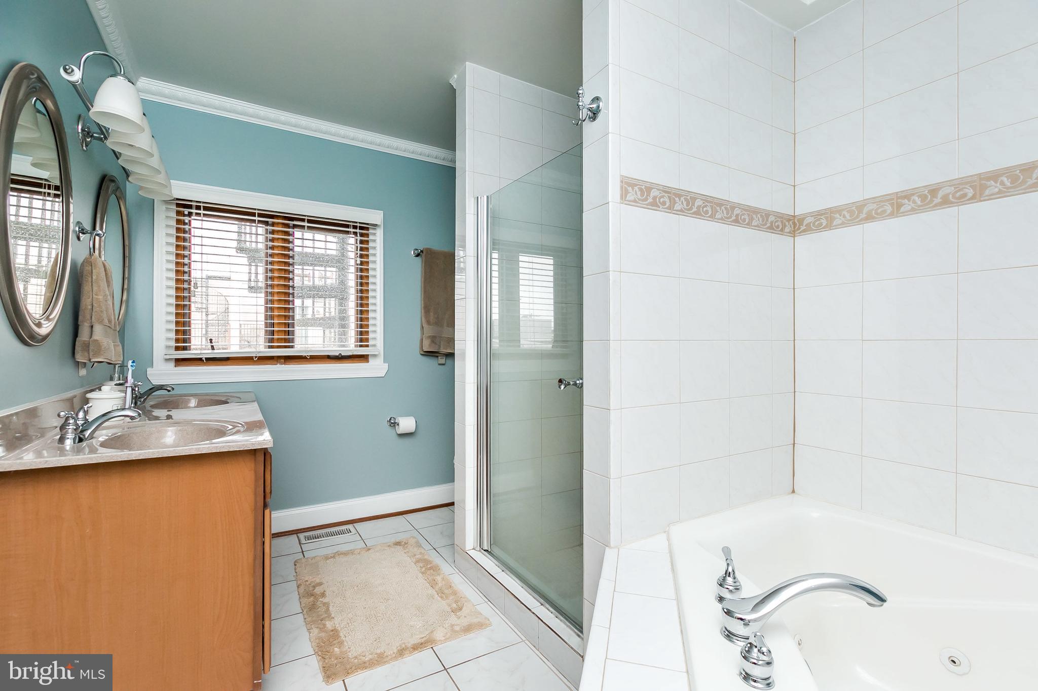 LOCUST POINT - Residential