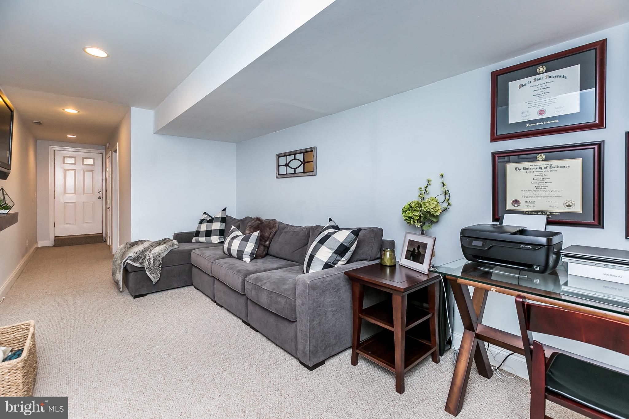 LOCUST POINT - Residential