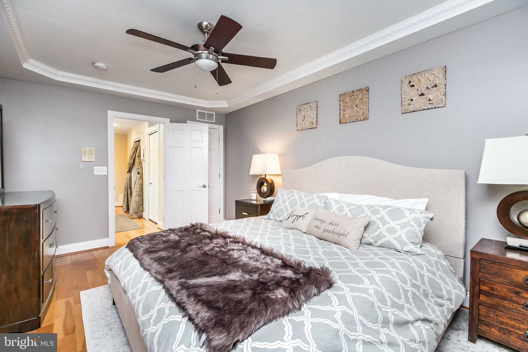 LOCUST POINT - Residential