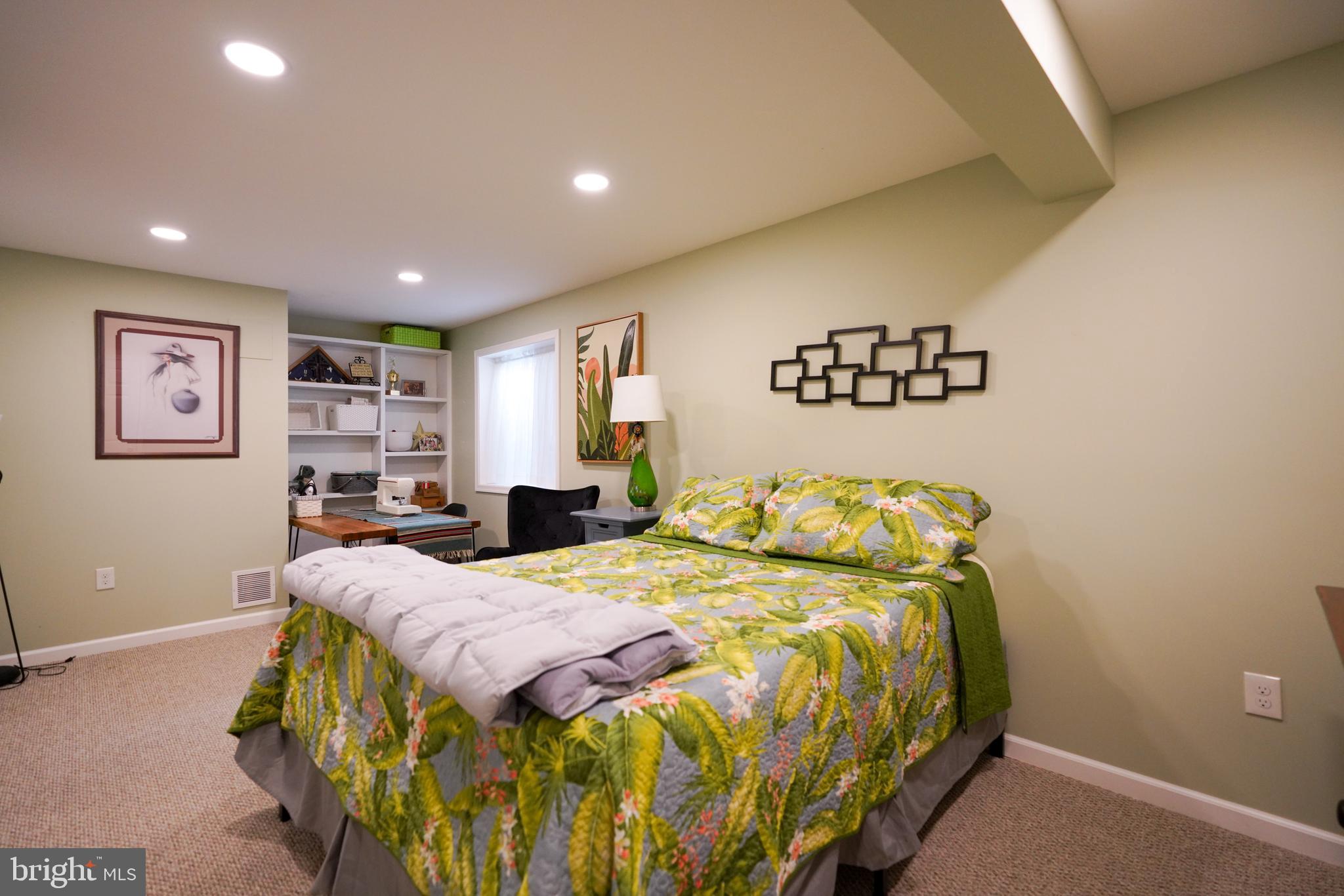 TIDEWATER LANDING - Residential