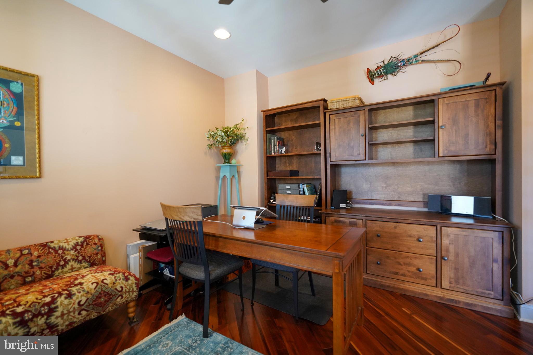 TIDEWATER LANDING - Residential