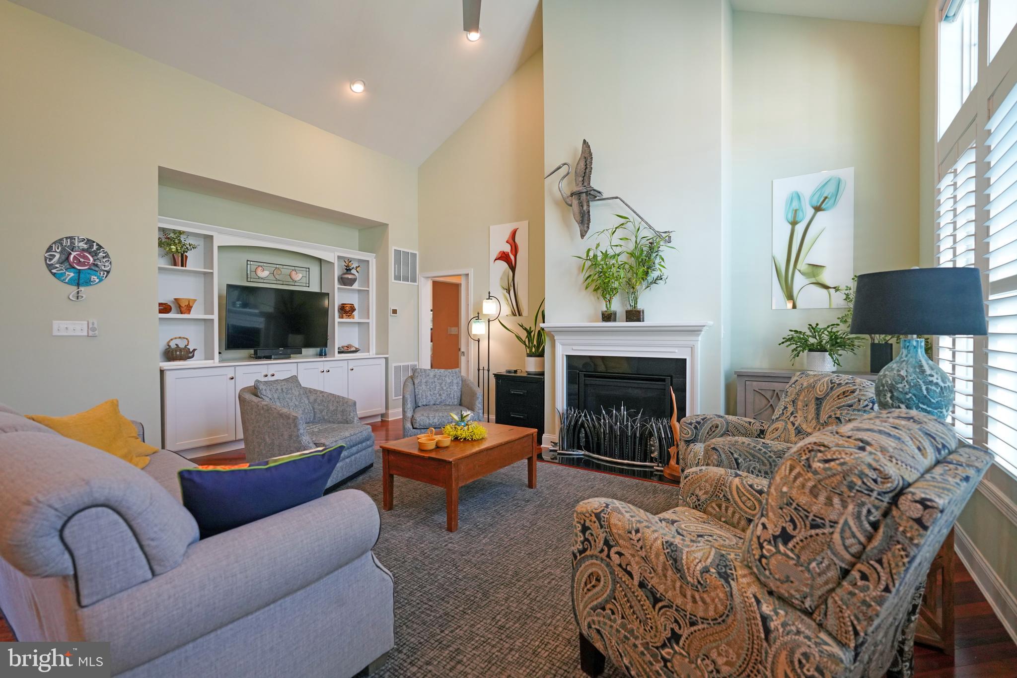 TIDEWATER LANDING - Residential