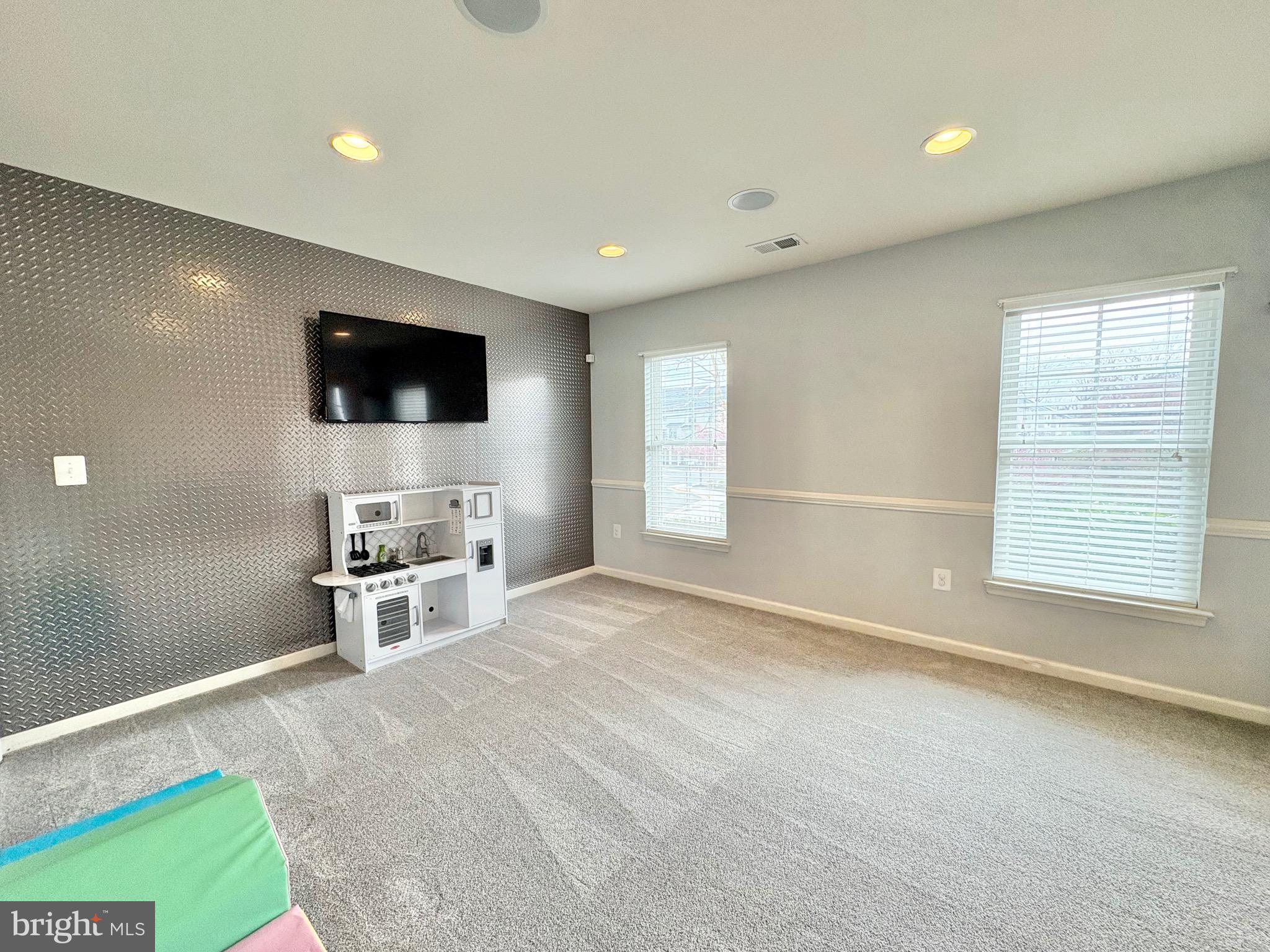 HERNDON ADDITION TO OCCO - Residential Lease