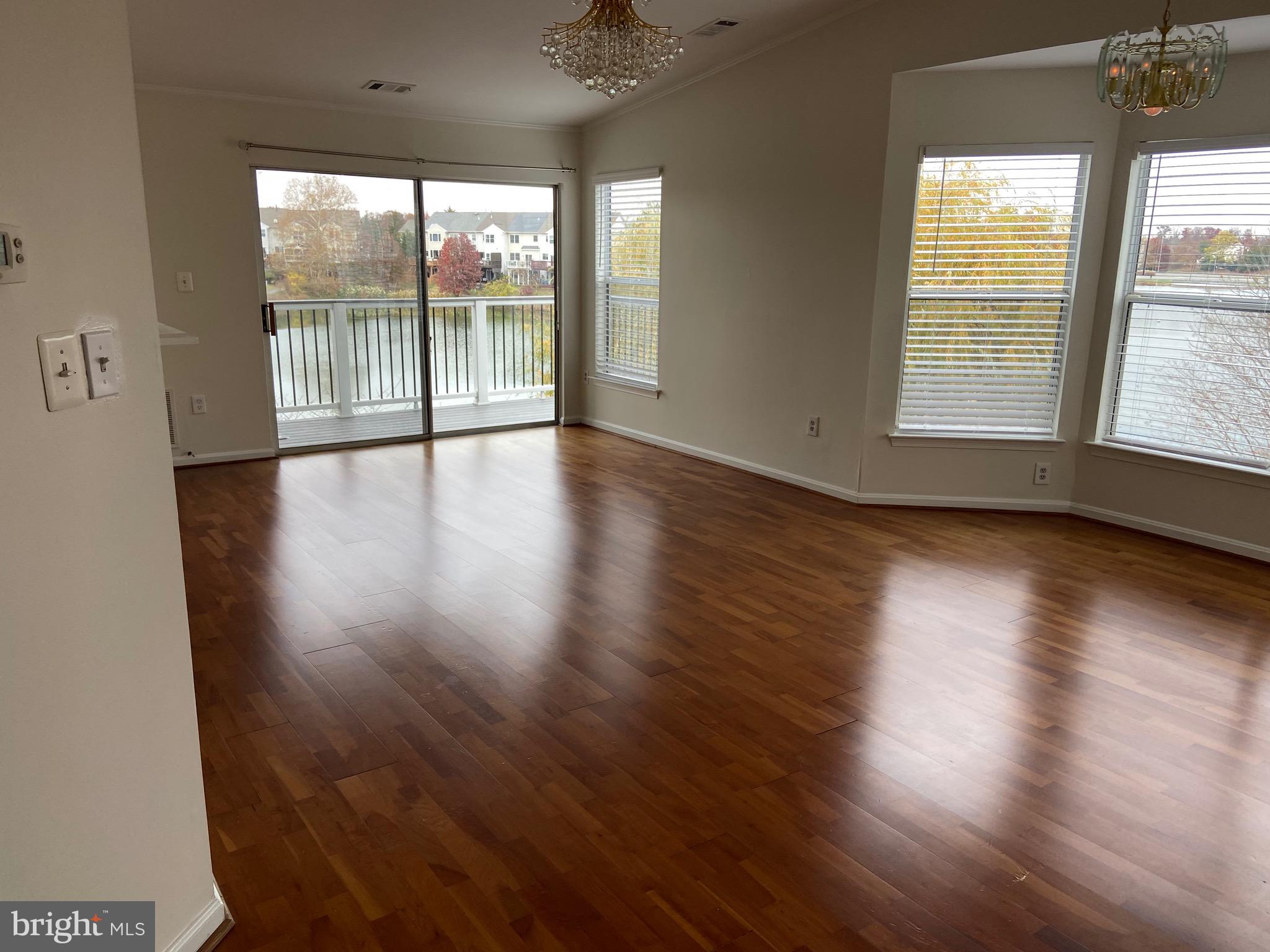 LAKESHORE CONDO - Residential Lease