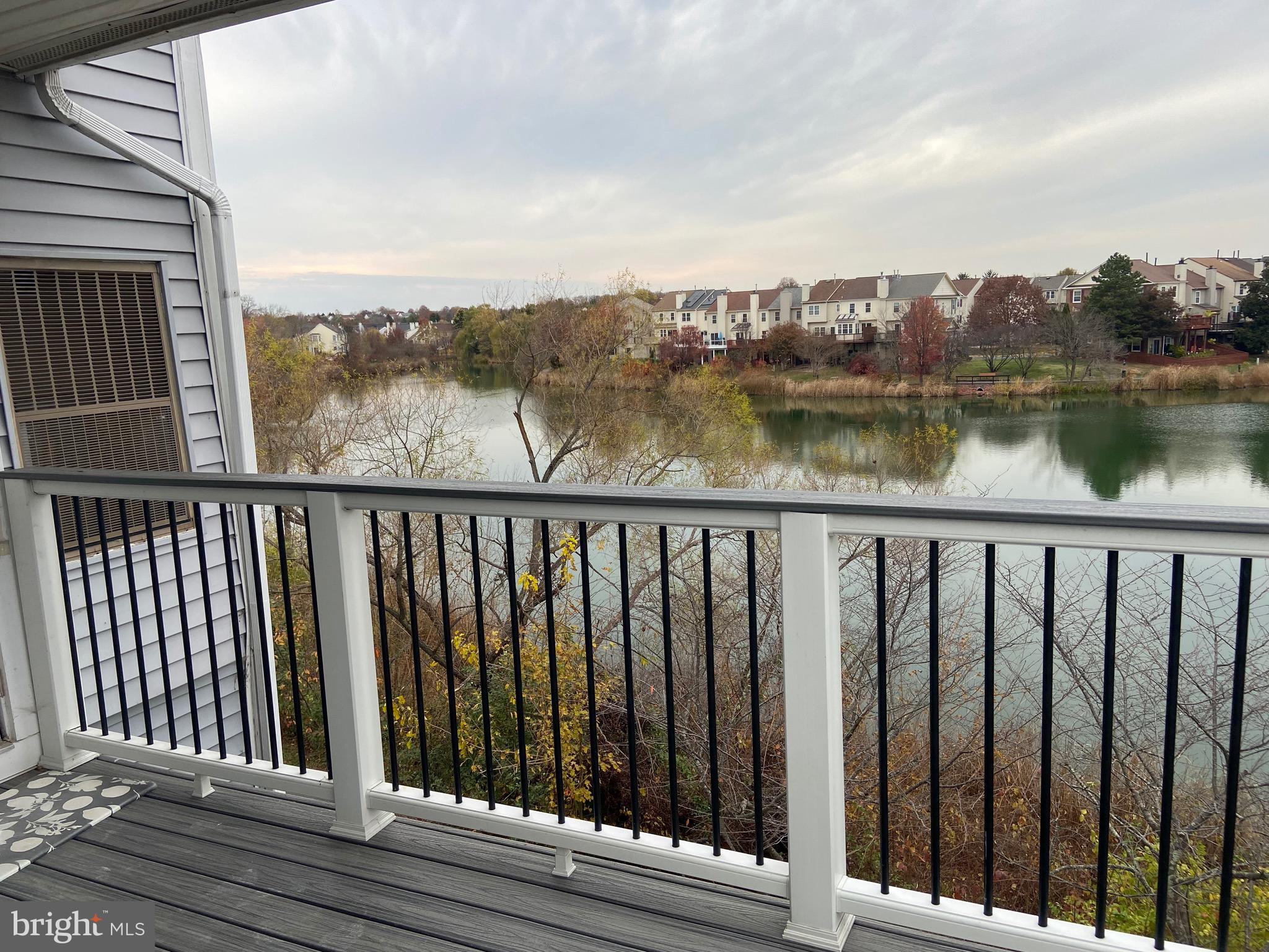 LAKESHORE CONDO - Residential Lease