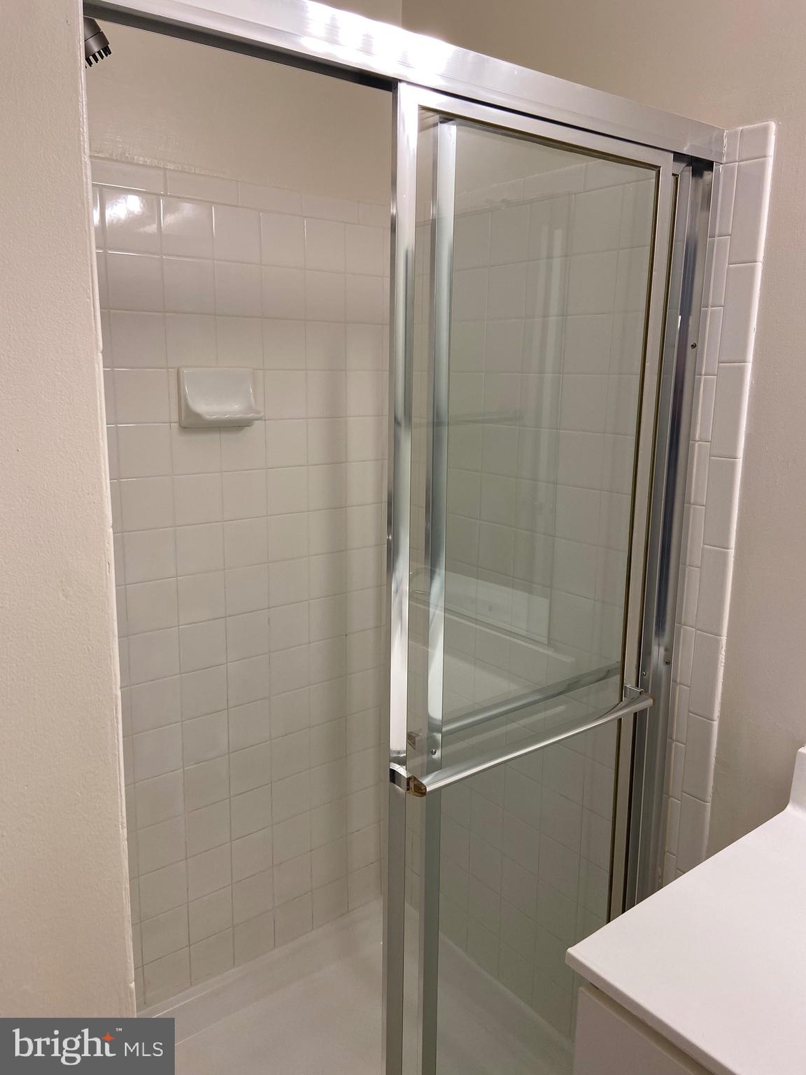 LAKESHORE CONDO - Residential Lease