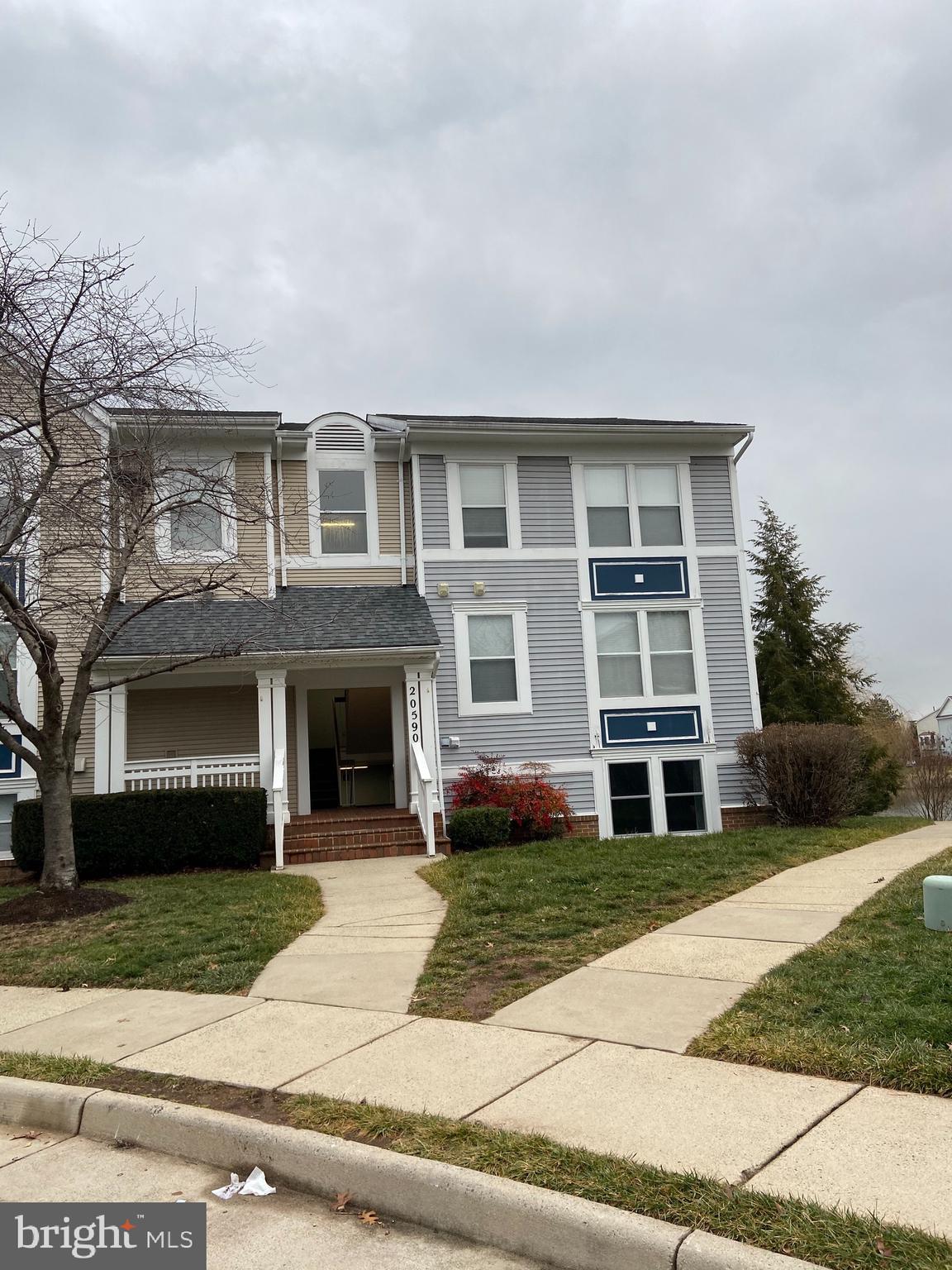 LAKESHORE CONDO - Residential Lease