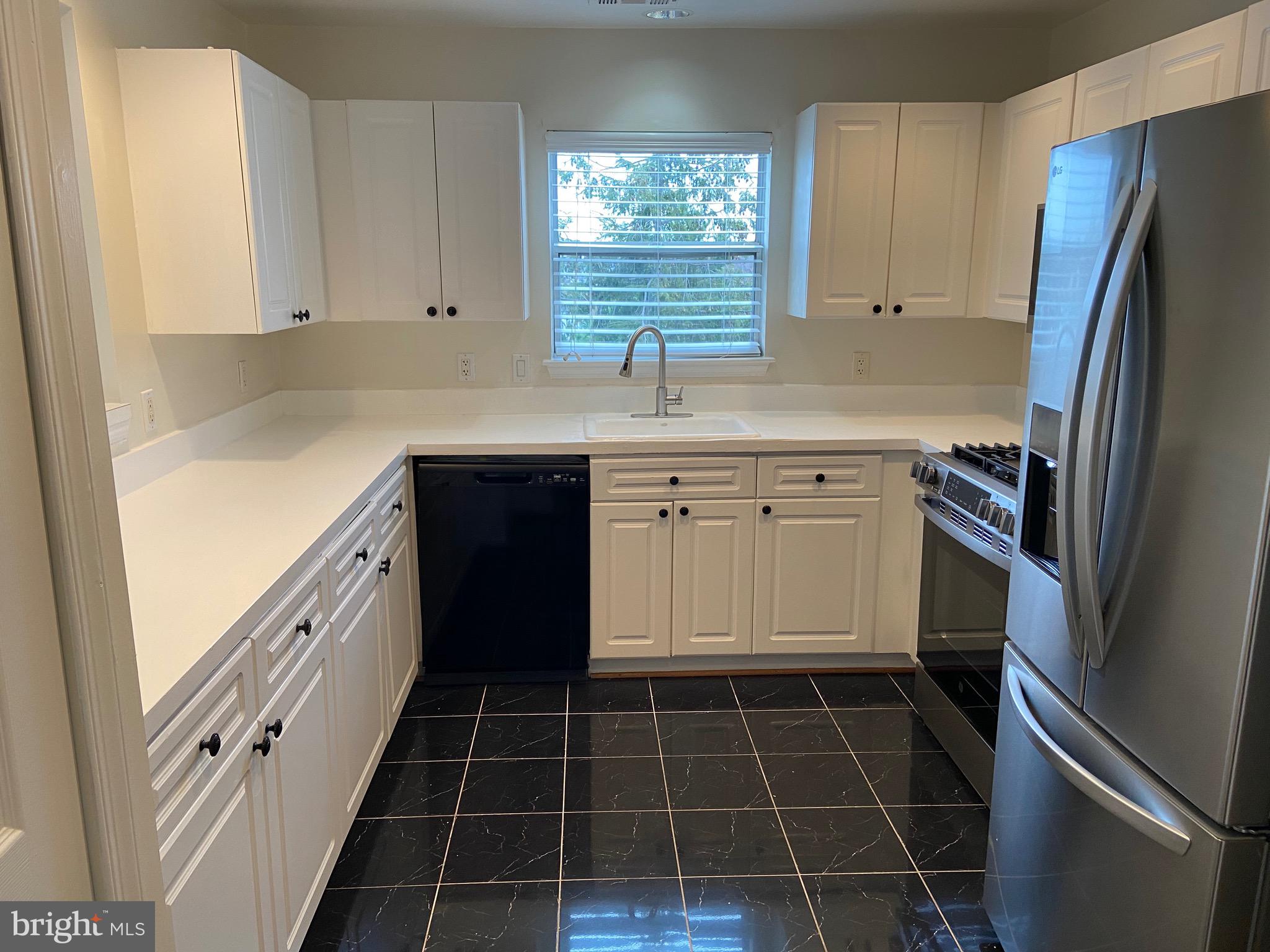 LAKESHORE CONDO - Residential Lease