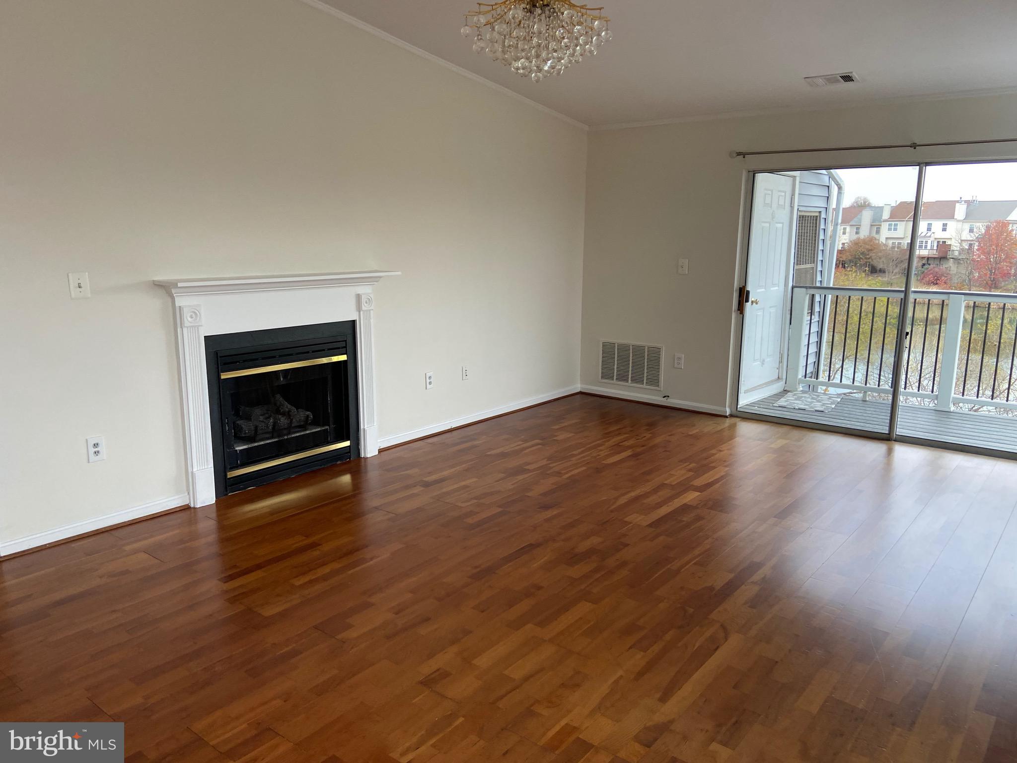 LAKESHORE CONDO - Residential Lease