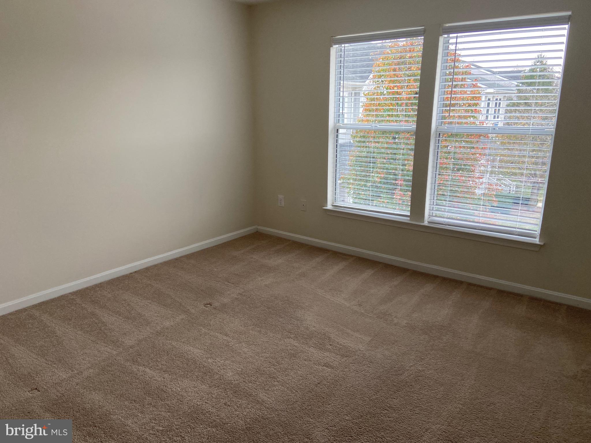 LAKESHORE CONDO - Residential Lease